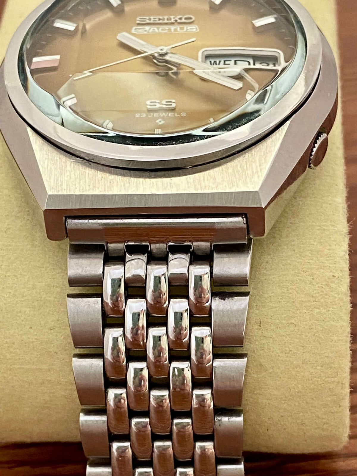 Vintage Seiko 5 Actus 6106-8760 SS SERVICED Amber Dial, August 1975