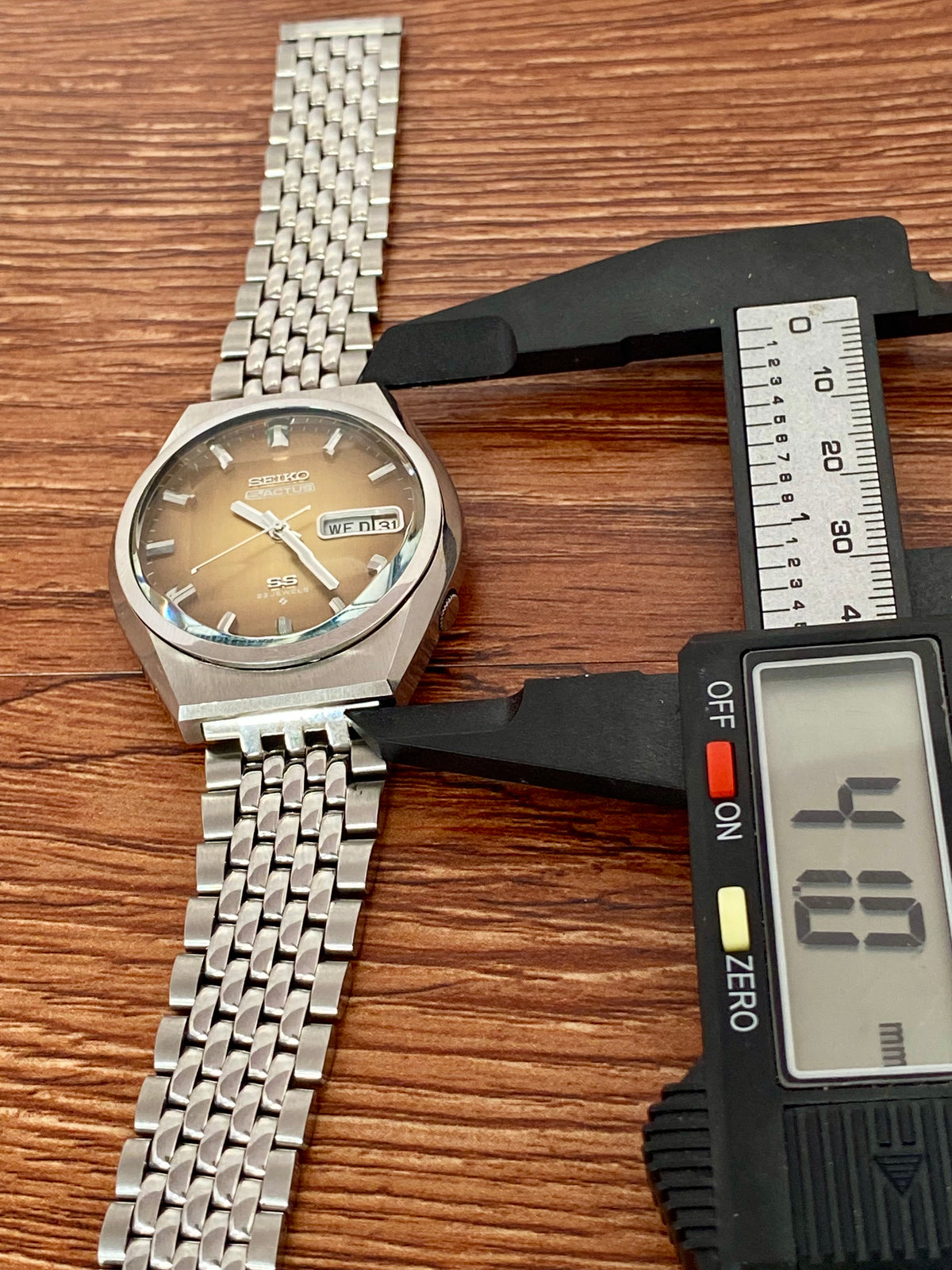 Vintage Seiko 5 Actus 6106-8760 SS SERVICED Amber Dial, August 1975