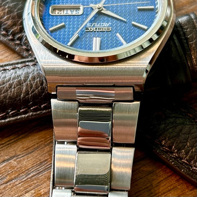 Vintage Seiko Actus Silver Wave 6306-8010 SERVICED, Blue Waffle February 1977 UK VINTAGE WATCH LTD