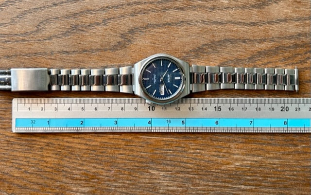 Vintage Seiko Actus Silver Wave 6306-8010 SERVICED, Blue Waffle February 1977 UK VINTAGE WATCH LTD