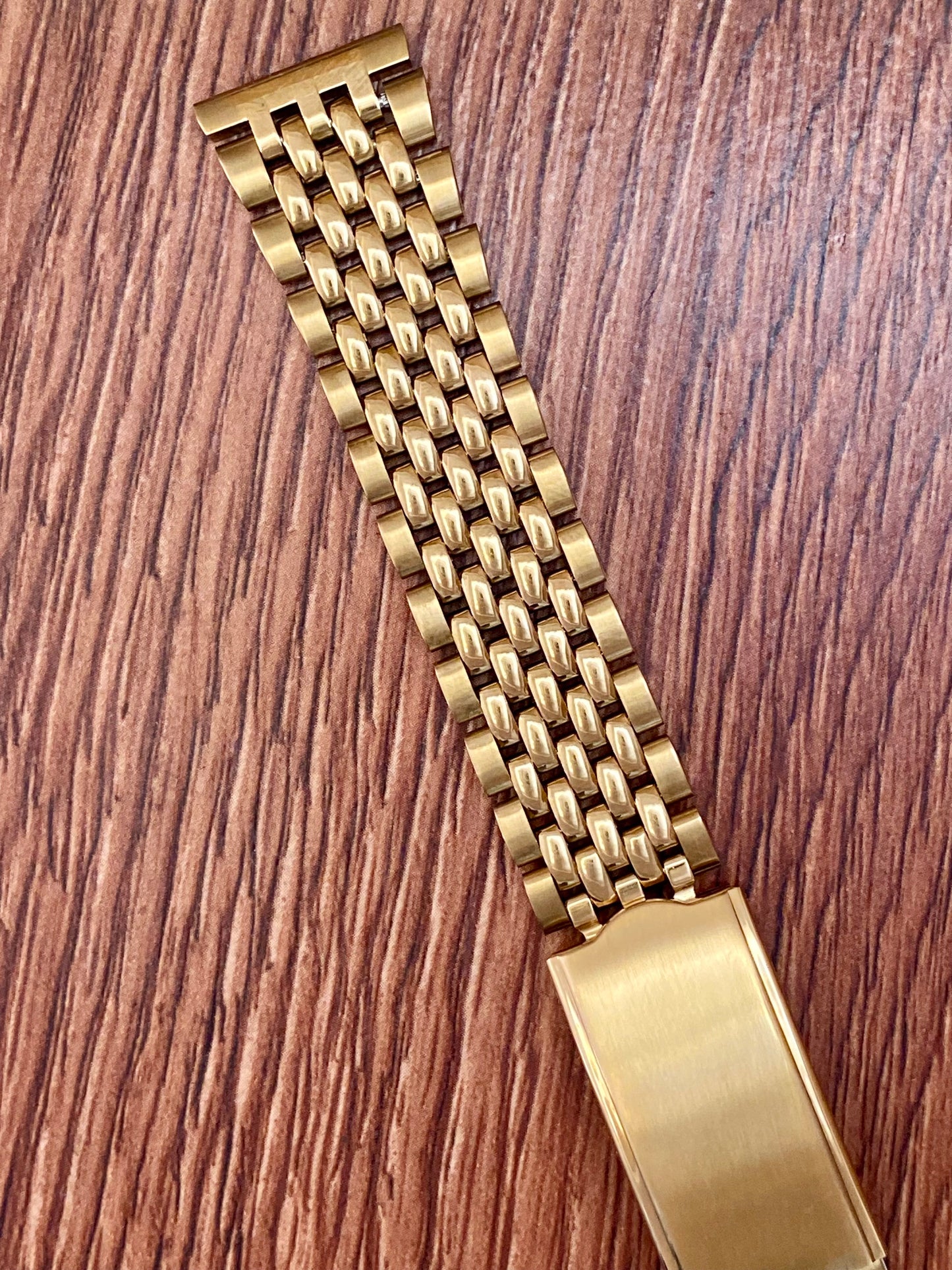 18mm Gold Tone Beads of Rice Watch Bracelet with Straight Ends UK VINTAGE WATCH LTD