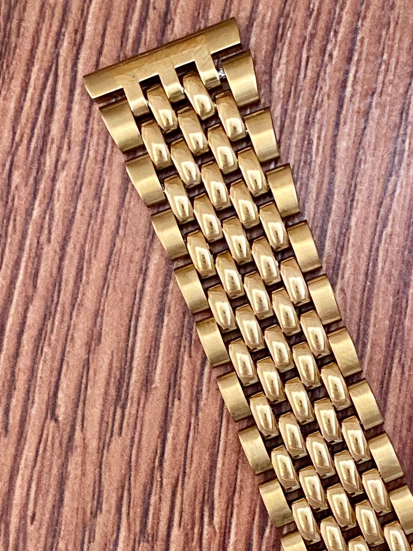 18mm Gold Tone Beads of Rice Watch Bracelet with Straight Ends UK VINTAGE WATCH LTD