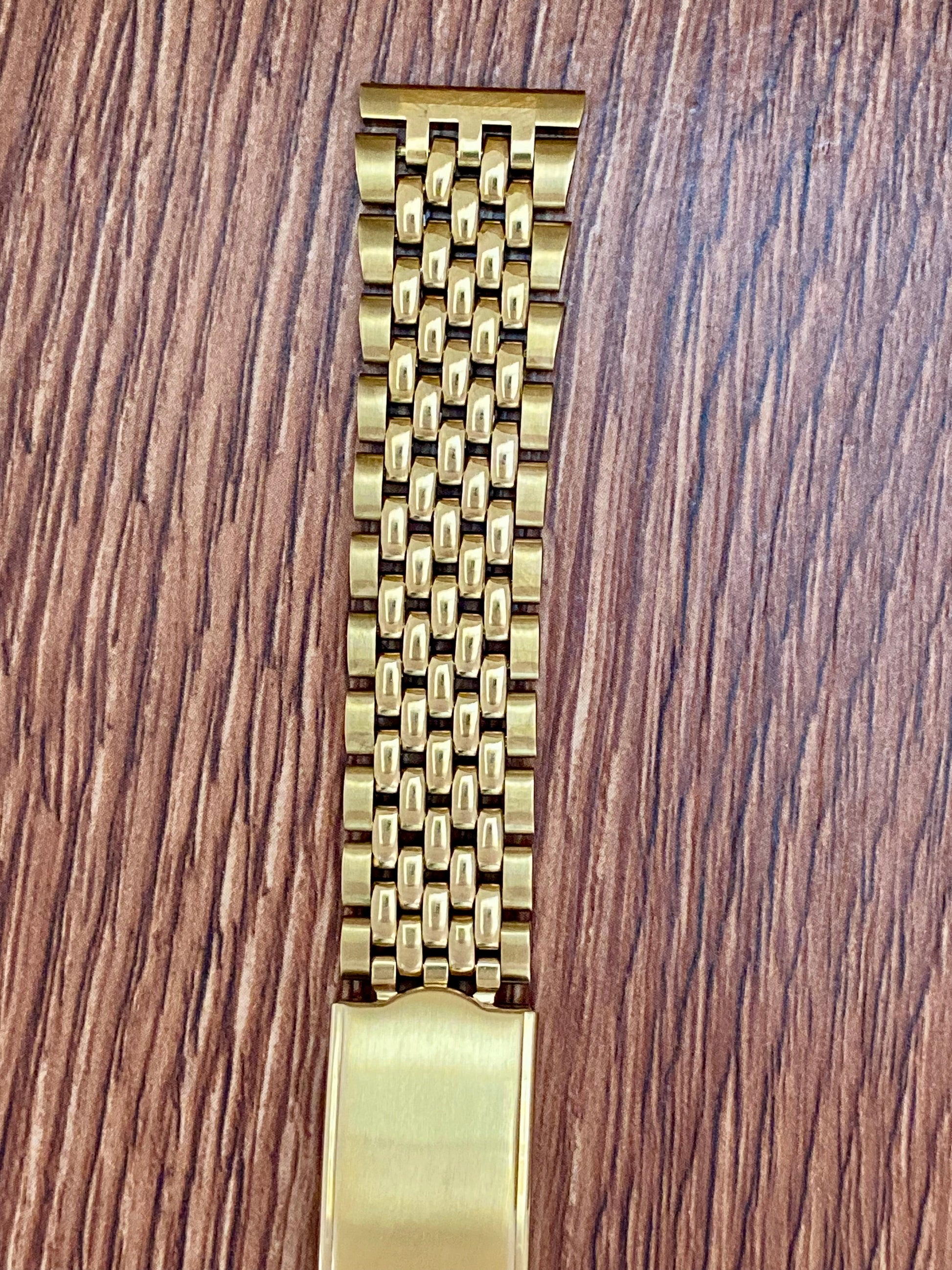 18mm Gold Tone Beads of Rice Watch Bracelet with Straight Ends UK VINTAGE WATCH LTD