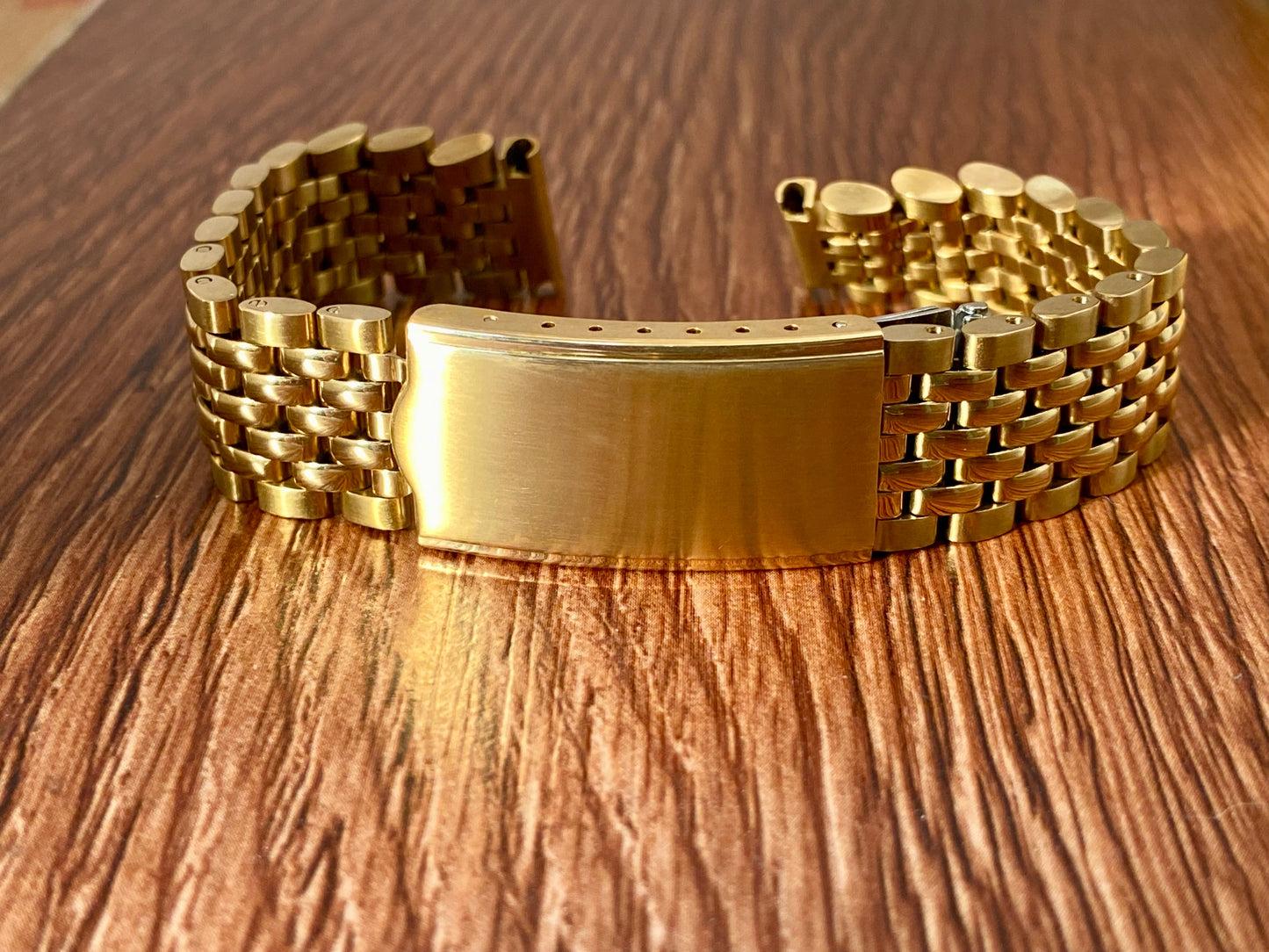 18mm Gold Tone Beads of Rice Watch Bracelet with Straight Ends UK VINTAGE WATCH LTD