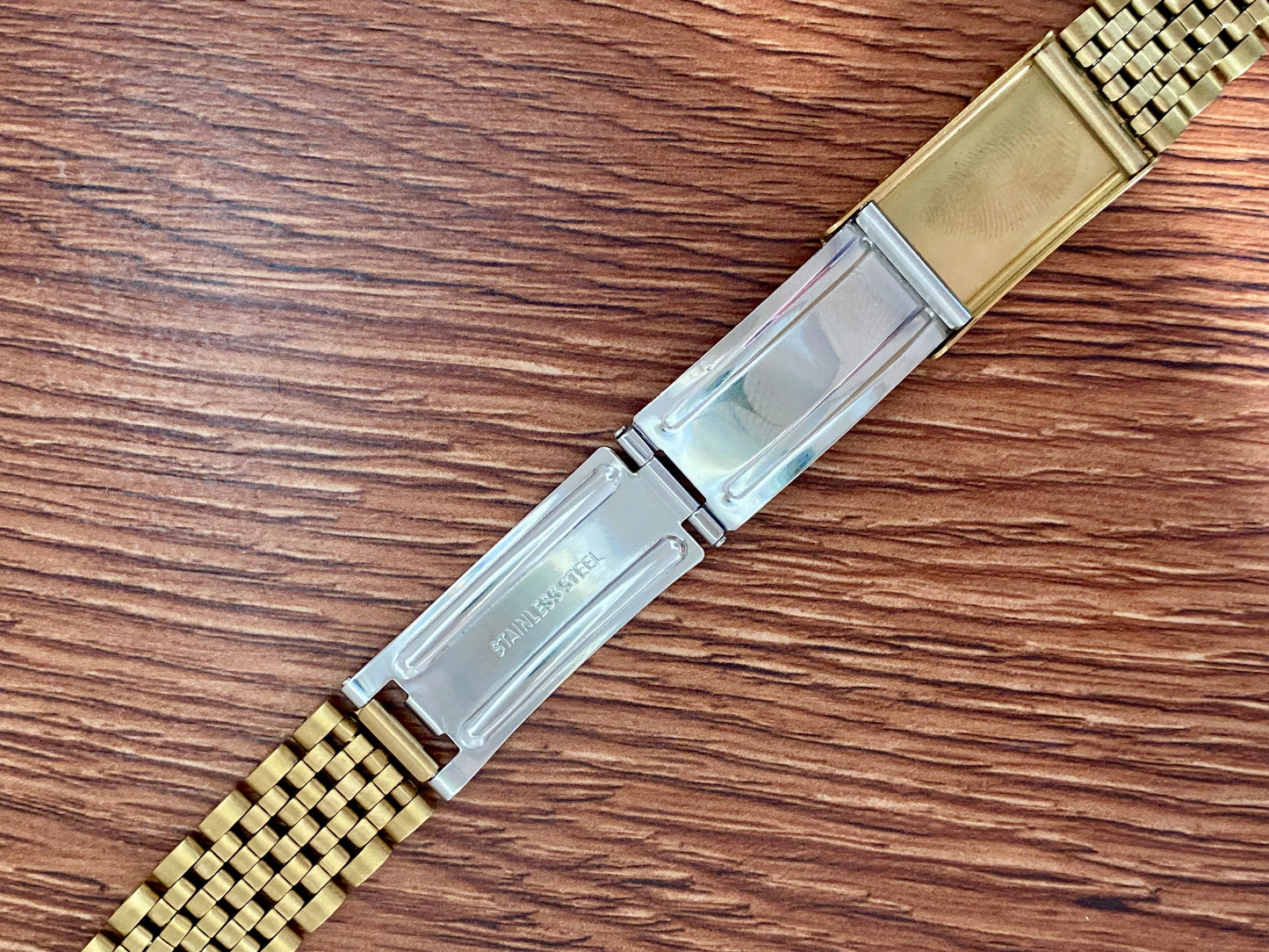 18mm Gold Tone Beads of Rice Watch Bracelet with Straight Ends UK VINTAGE WATCH LTD