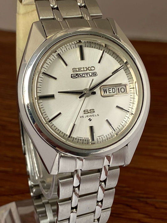 Vintage Seiko 5 SS Actus 6106-7520, Serviced, White, May 1973 UK VINTAGE WATCH LTD
