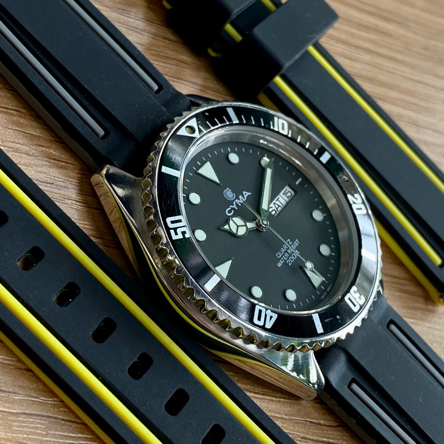 Vintage Cyma Quartz Dive Watch 43mm “Baby Submariner” Ref. 9111 ETA 955.422 UK VINTAGE WATCH LTD