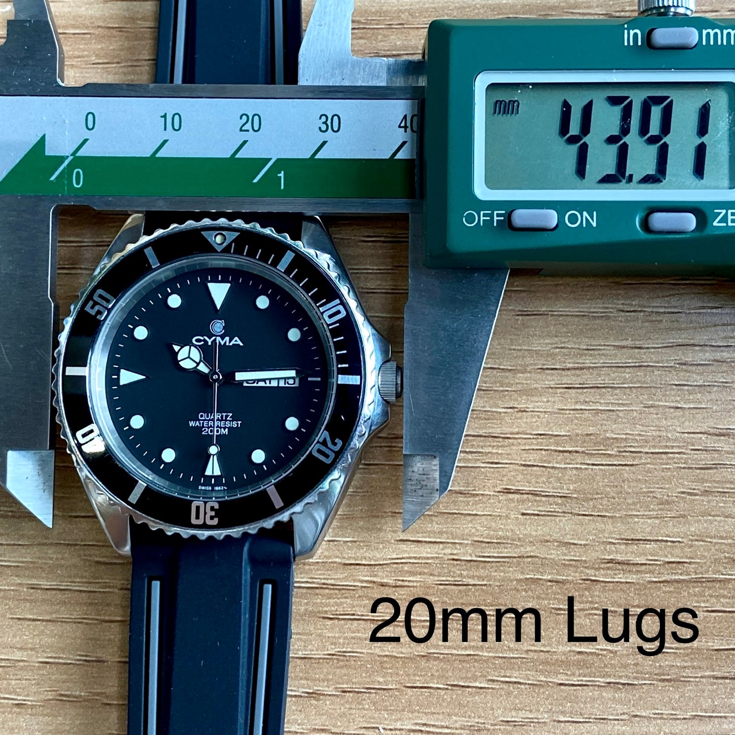 Vintage Cyma Quartz Diver 43mm “Baby Submariner” Ref. 9111 ETA 955.422