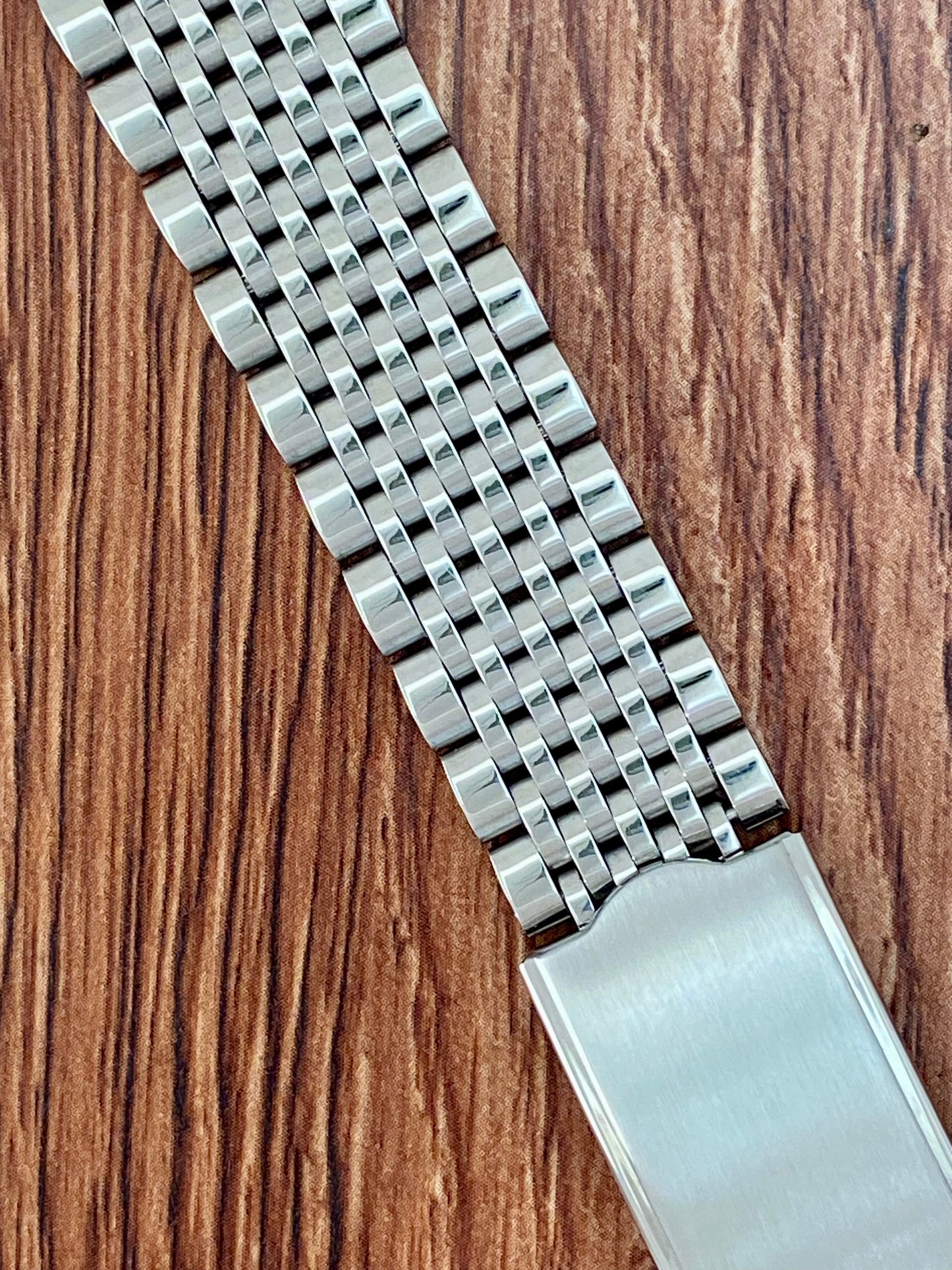 18mm Stainless Steel Solid Beads Of Rice Watch Bracelet, Short Curved-End UK VINTAGE WATCH LTD
