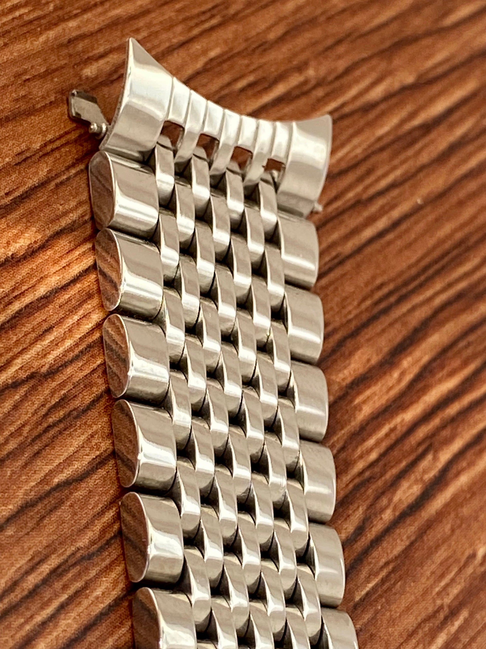 18mm Stainless Steel Solid Beads Of Rice Watch Bracelet, Short Curved-End UK VINTAGE WATCH LTD