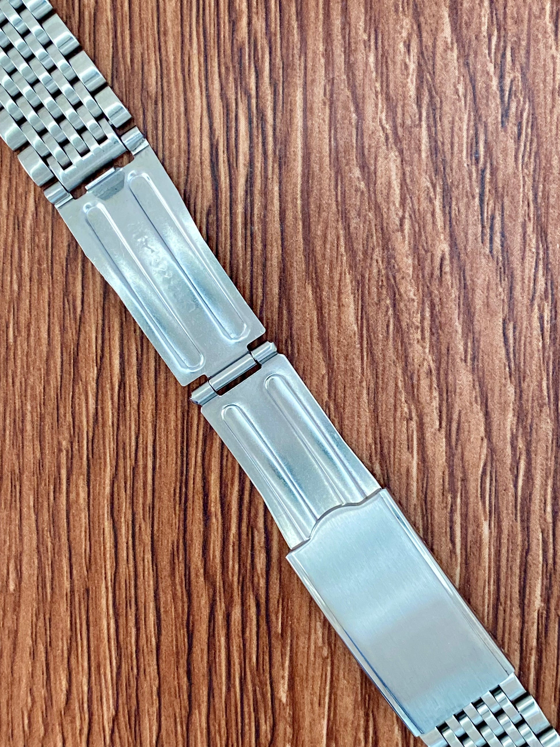 18mm Stainless Steel Solid Beads Of Rice Watch Bracelet, Short Curved-End UK VINTAGE WATCH LTD