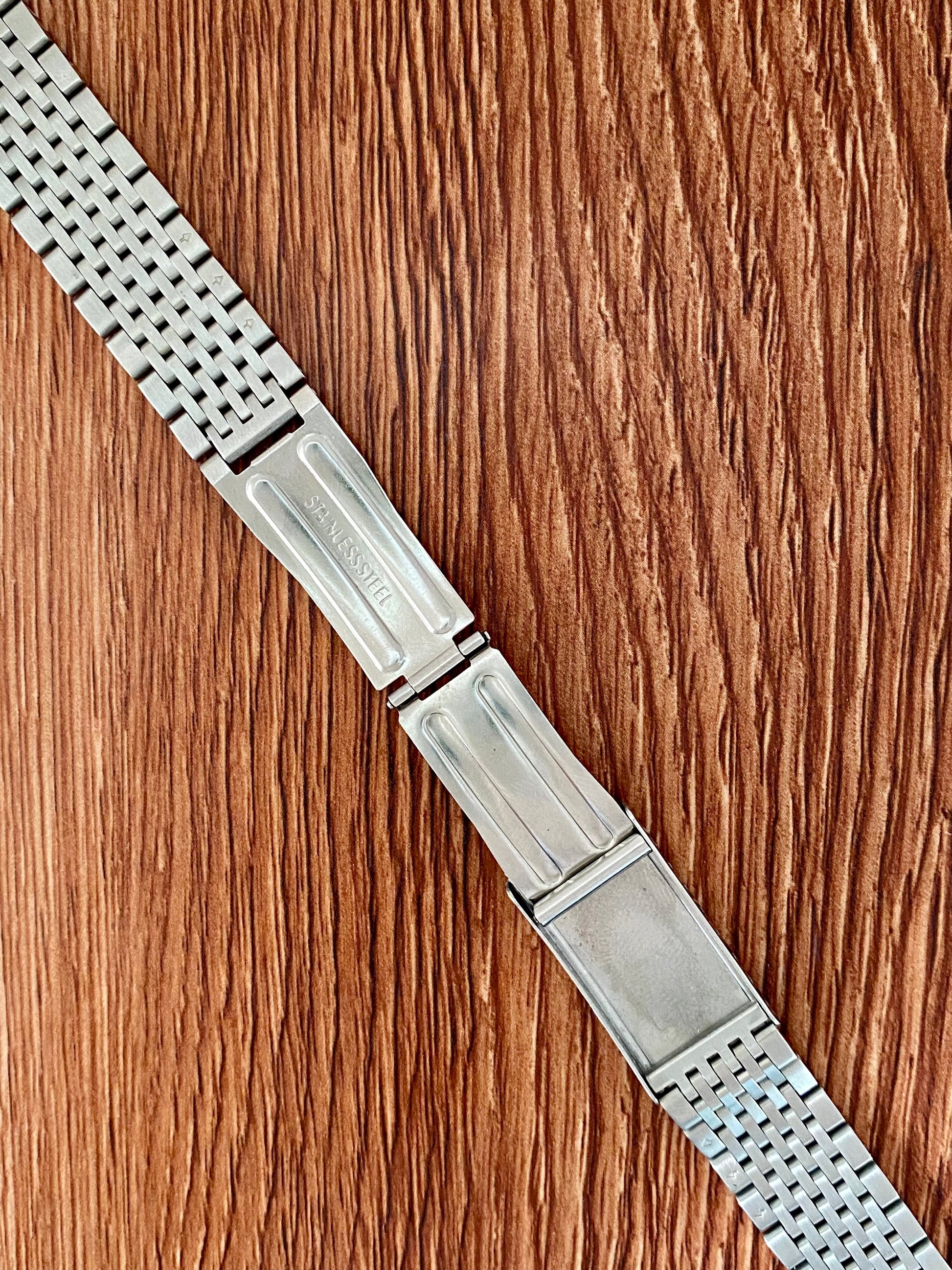 18mm Stainless Steel Solid Beads Of Rice Watch Bracelet, Short Curved-End UK VINTAGE WATCH LTD