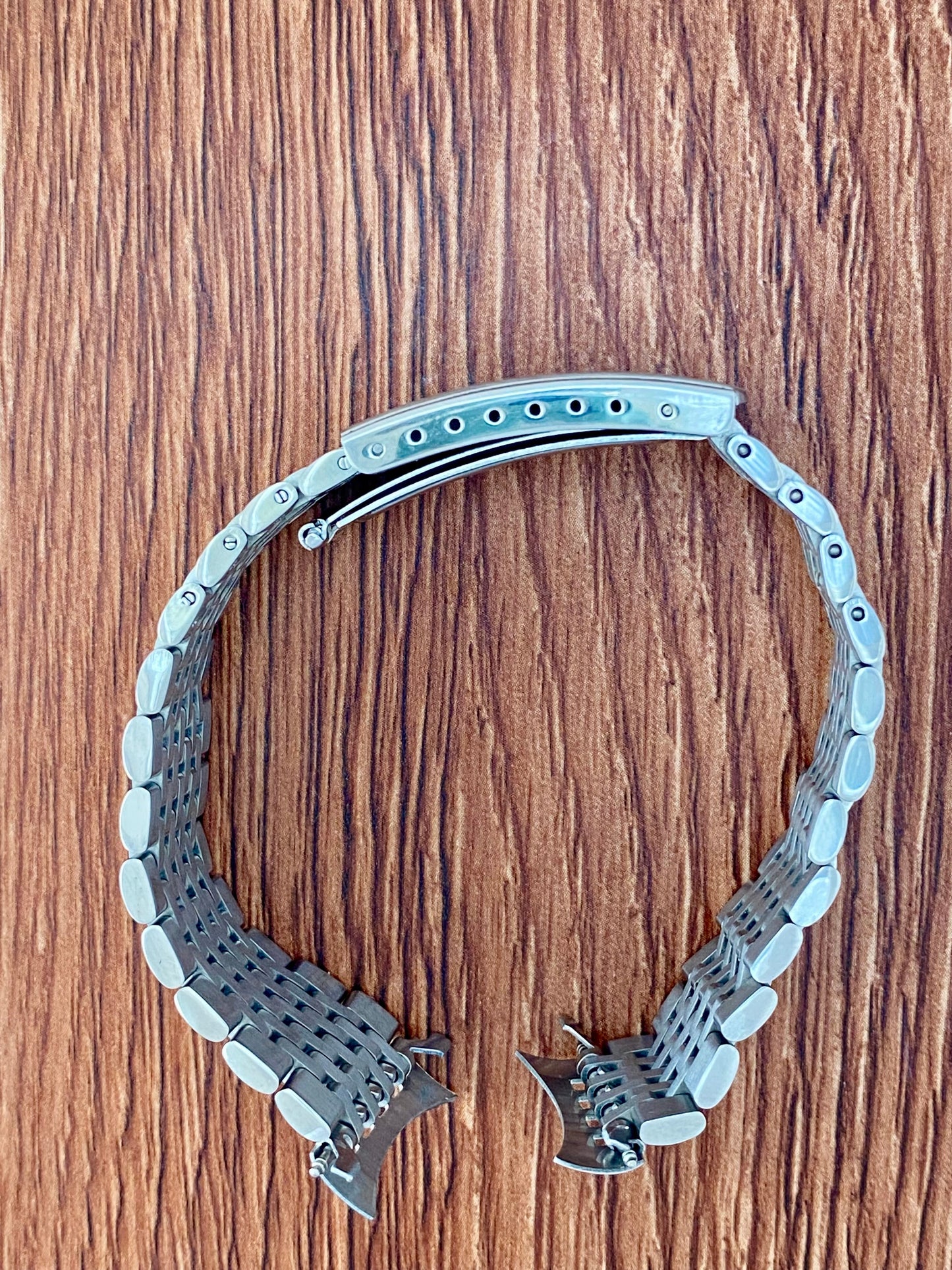 18mm Stainless Steel Solid Beads Of Rice Watch Bracelet, Short Curved-End UK VINTAGE WATCH LTD