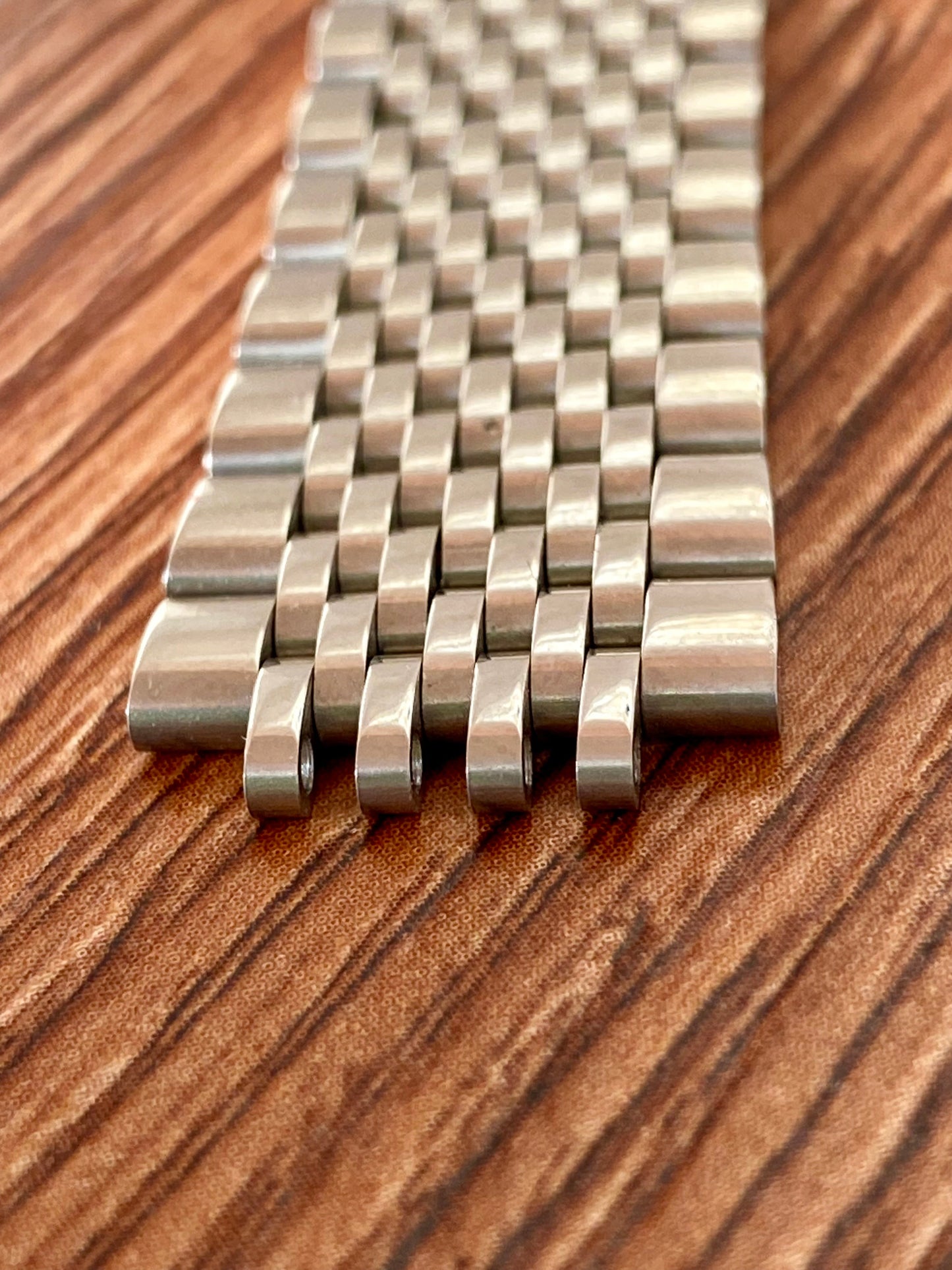 18mm Stainless Steel Solid Beads Of Rice Watch Bracelet, Short Curved-End UK VINTAGE WATCH LTD
