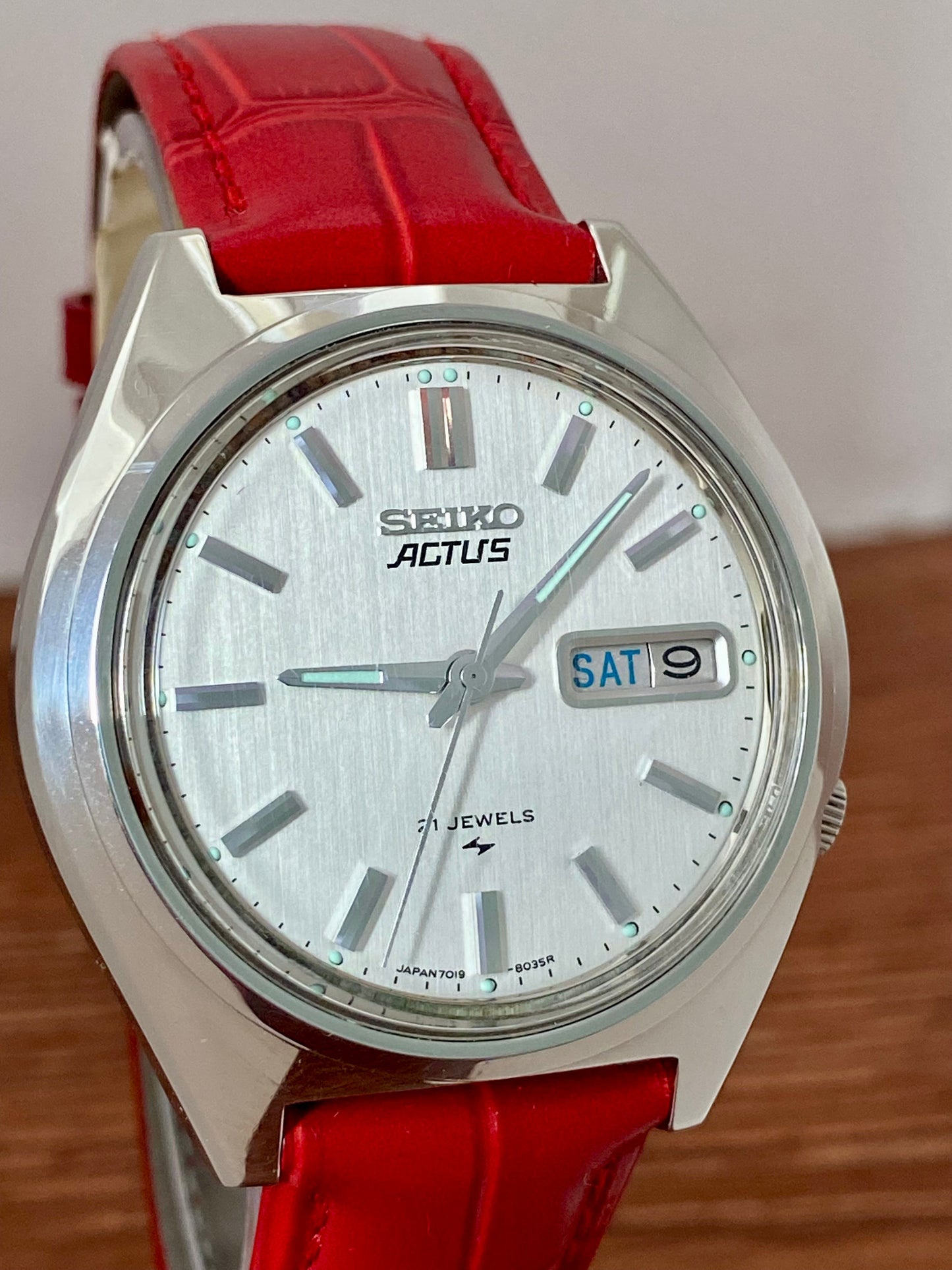 Vintage Seiko 5 Actus 7019-8010 Sunburst , SERVICED Auto September 1977 UK VINTAGE WATCH LTD