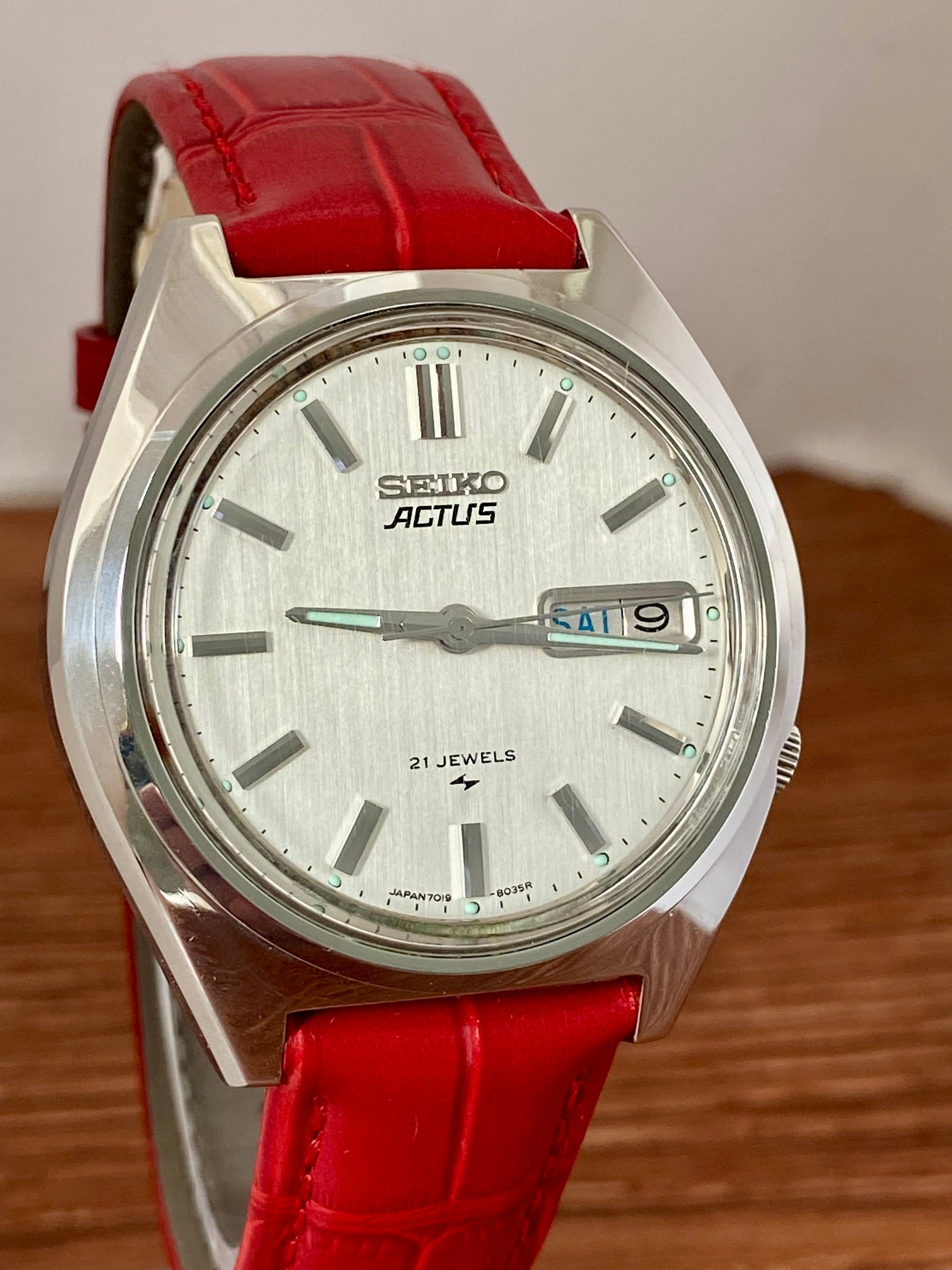 Vintage Seiko 5 Actus 7019-8010 Sunburst , SERVICED Auto September 1977 UK VINTAGE WATCH LTD
