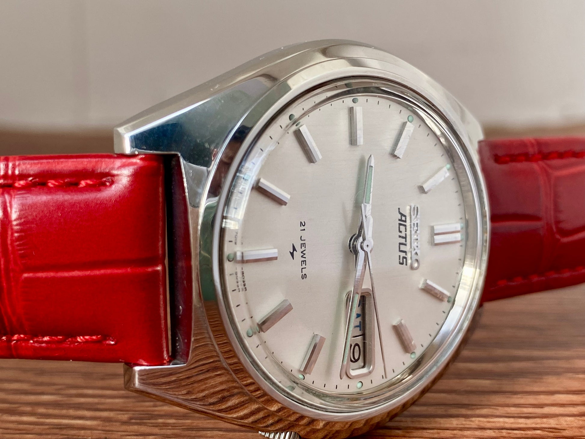 Vintage Seiko 5 Actus 7019-8010 Sunburst , SERVICED Auto September 1977 UK VINTAGE WATCH LTD