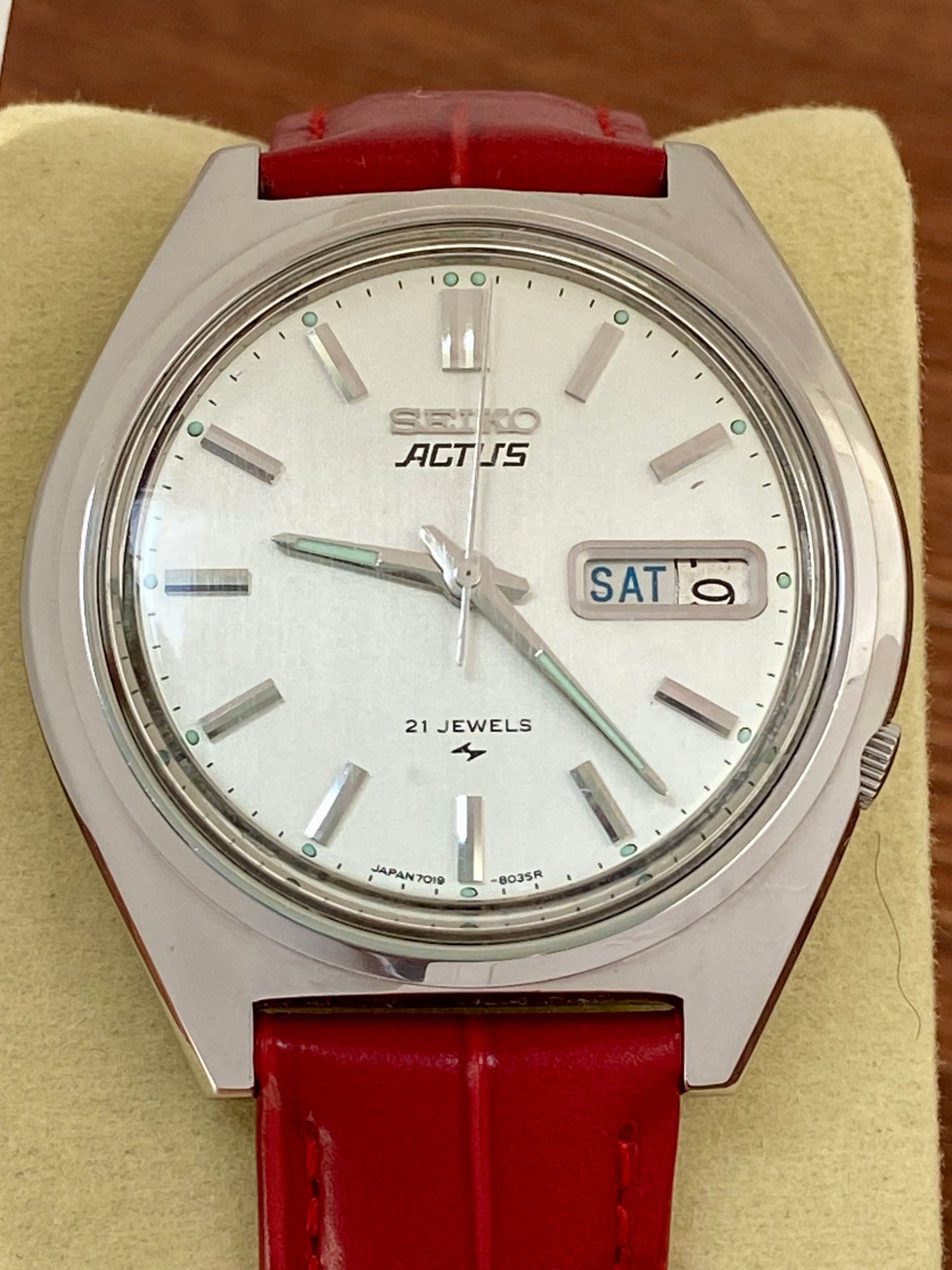 Vintage Seiko 5 Actus 7019-8010 Sunburst , SERVICED Auto September 1977 UK VINTAGE WATCH LTD
