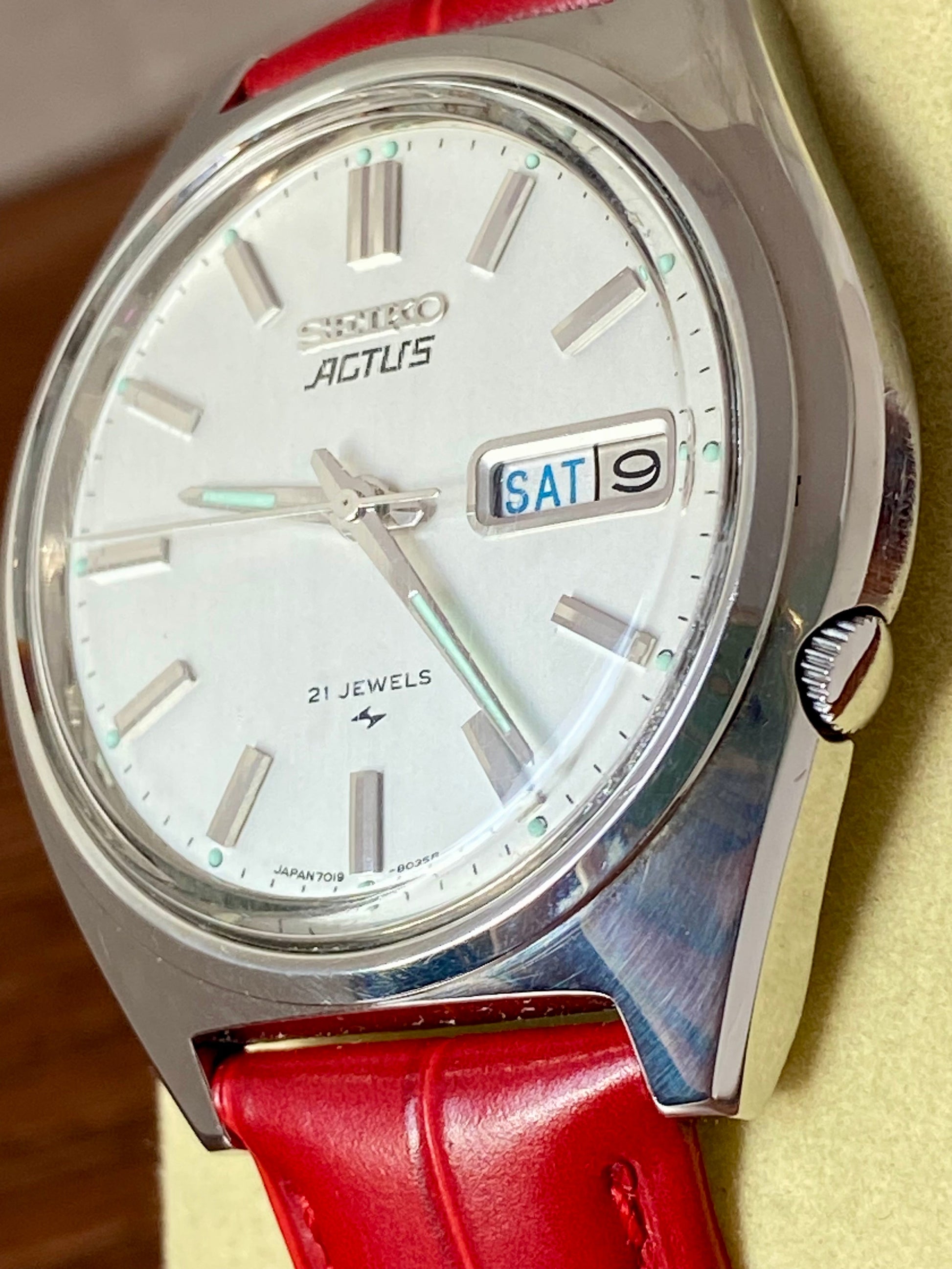 Vintage Seiko 5 Actus 7019-8010 Sunburst , SERVICED Auto September 1977 UK VINTAGE WATCH LTD