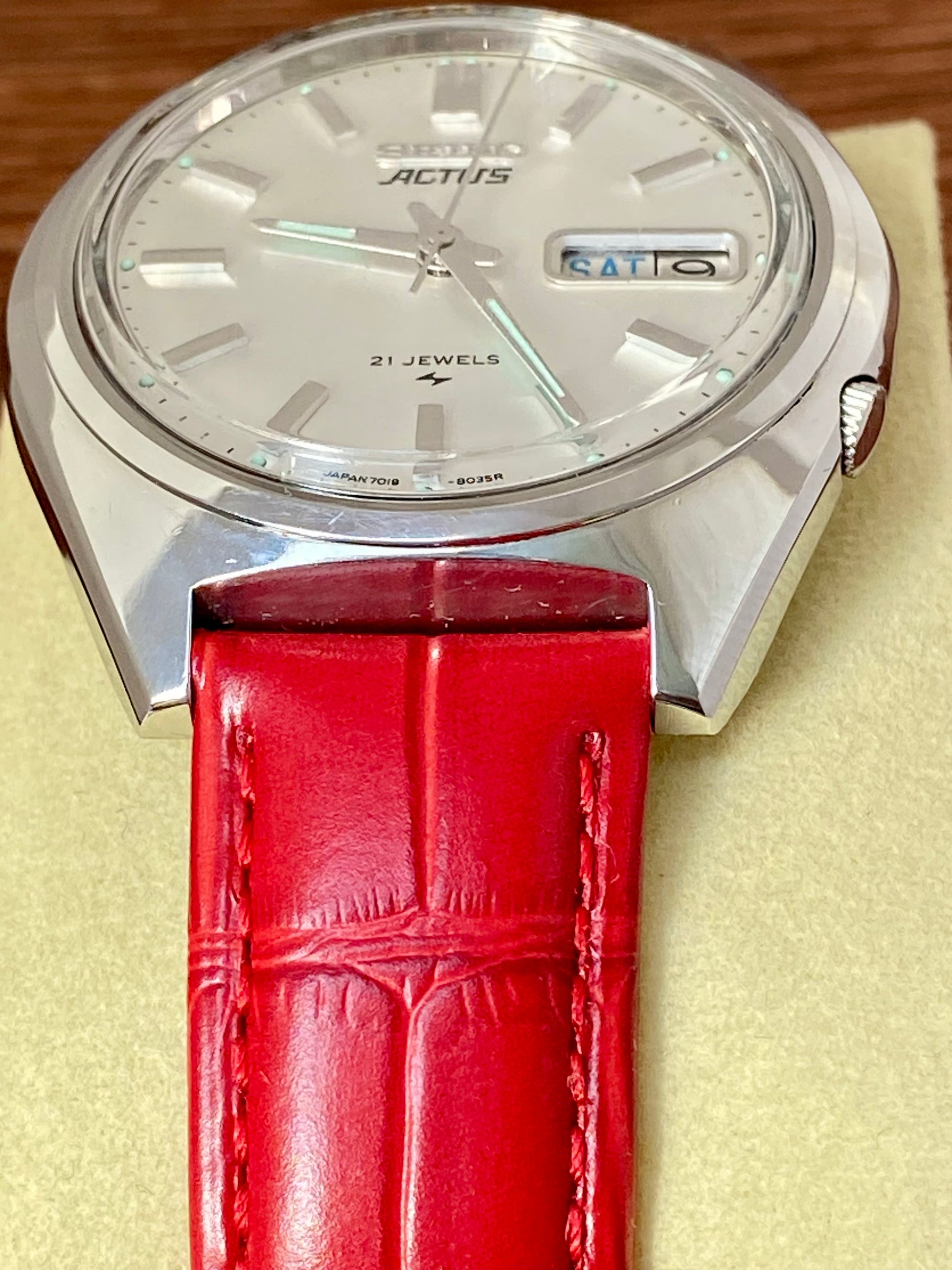 Vintage Seiko 5 Actus 7019-8010 Sunburst , SERVICED Auto September 1977 UK VINTAGE WATCH LTD