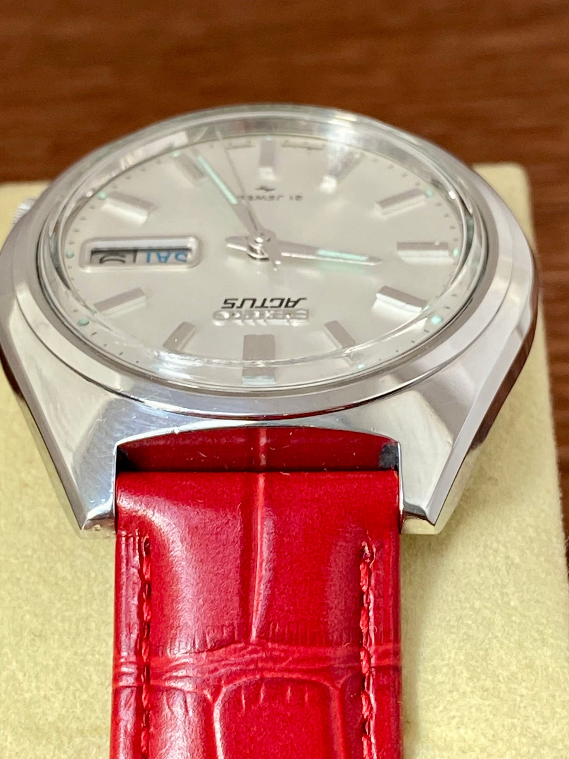 Vintage Seiko 5 Actus 7019-8010 Sunburst , SERVICED Auto September 1977 UK VINTAGE WATCH LTD