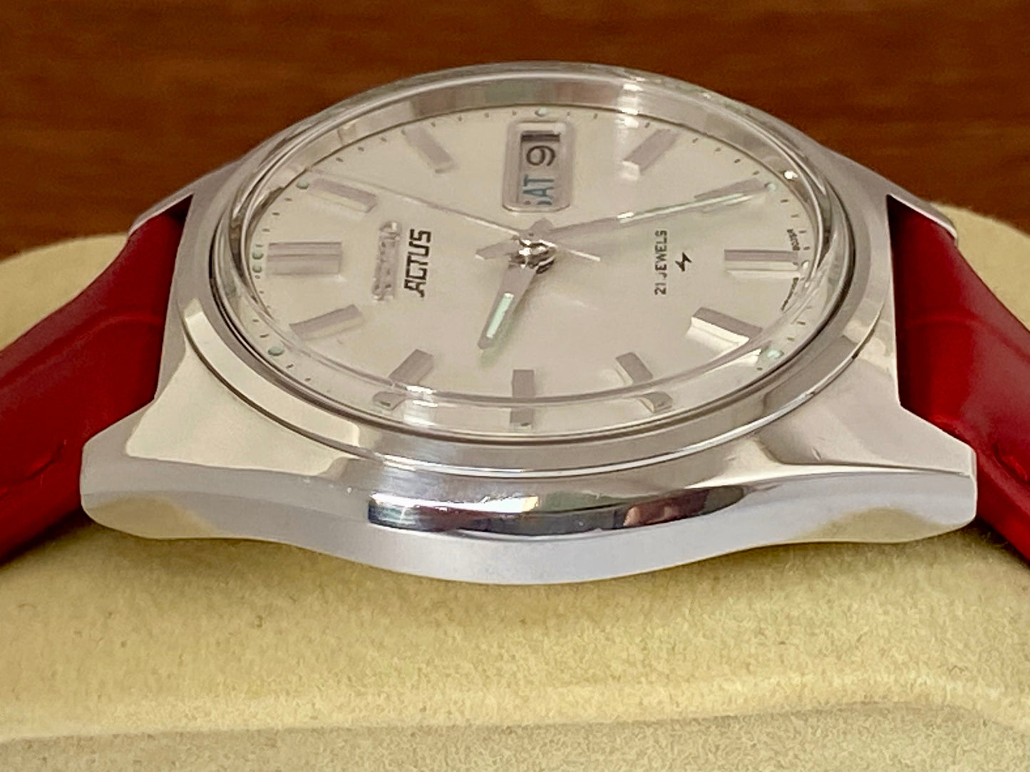 Vintage Seiko 5 Actus 7019-8010 Sunburst , SERVICED Auto September 1977 UK VINTAGE WATCH LTD