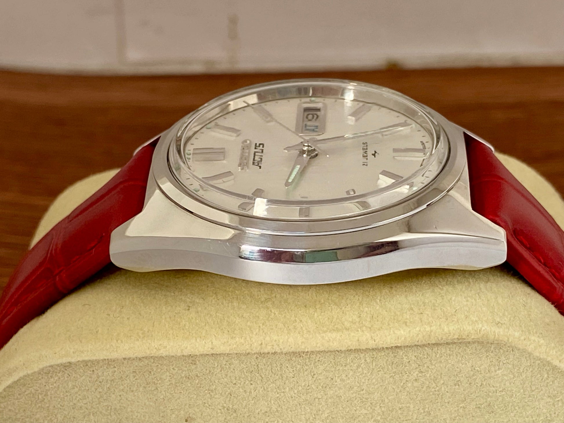 Vintage Seiko 5 Actus 7019-8010 Sunburst , SERVICED Auto September 1977 UK VINTAGE WATCH LTD
