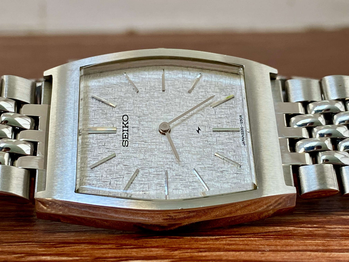 Vintage Seiko 2220-3420 Chariot August 1974 Hand Wind, Hi-Beat UK VINTAGE WATCH LTD