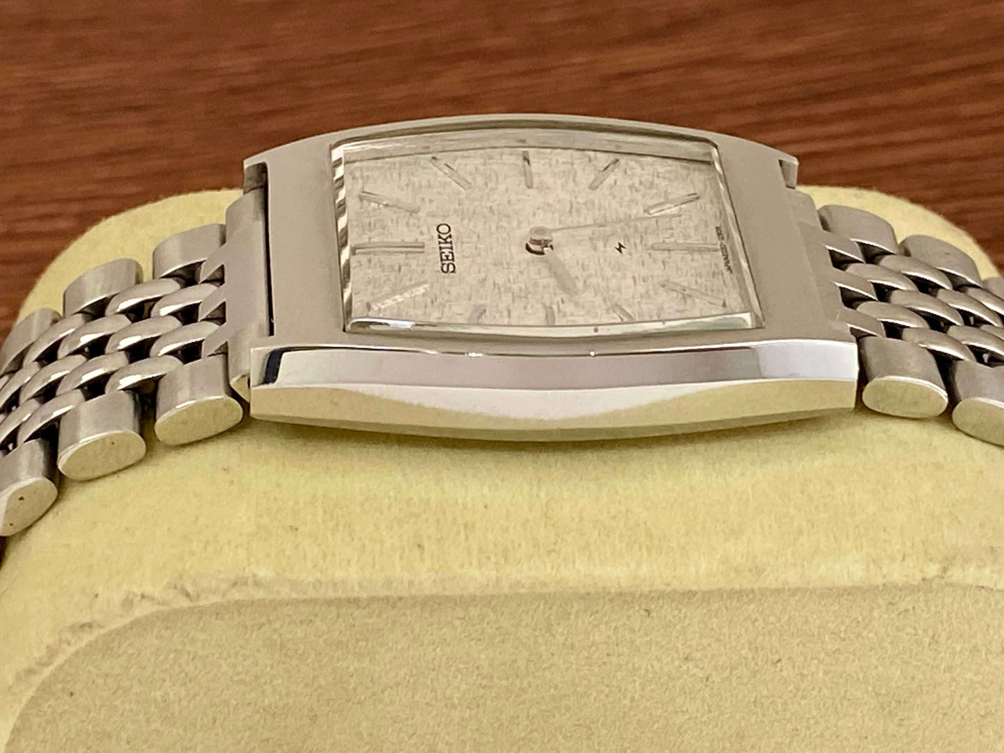 Vintage Seiko 2220-3420 Chariot August 1974 Hand Wind, Hi-Beat UK VINTAGE WATCH LTD