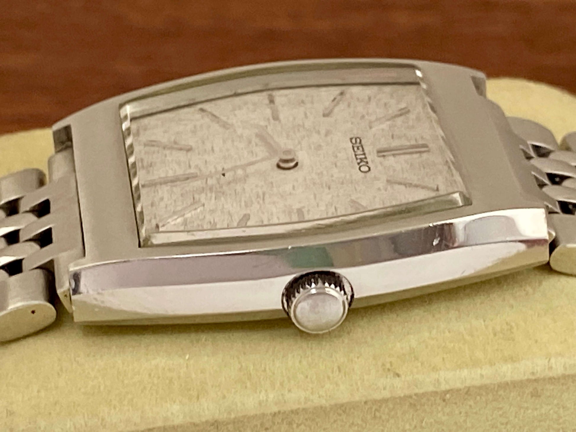 Vintage Seiko 2220-3420 Chariot August 1974 Hand Wind, Hi-Beat UK VINTAGE WATCH LTD