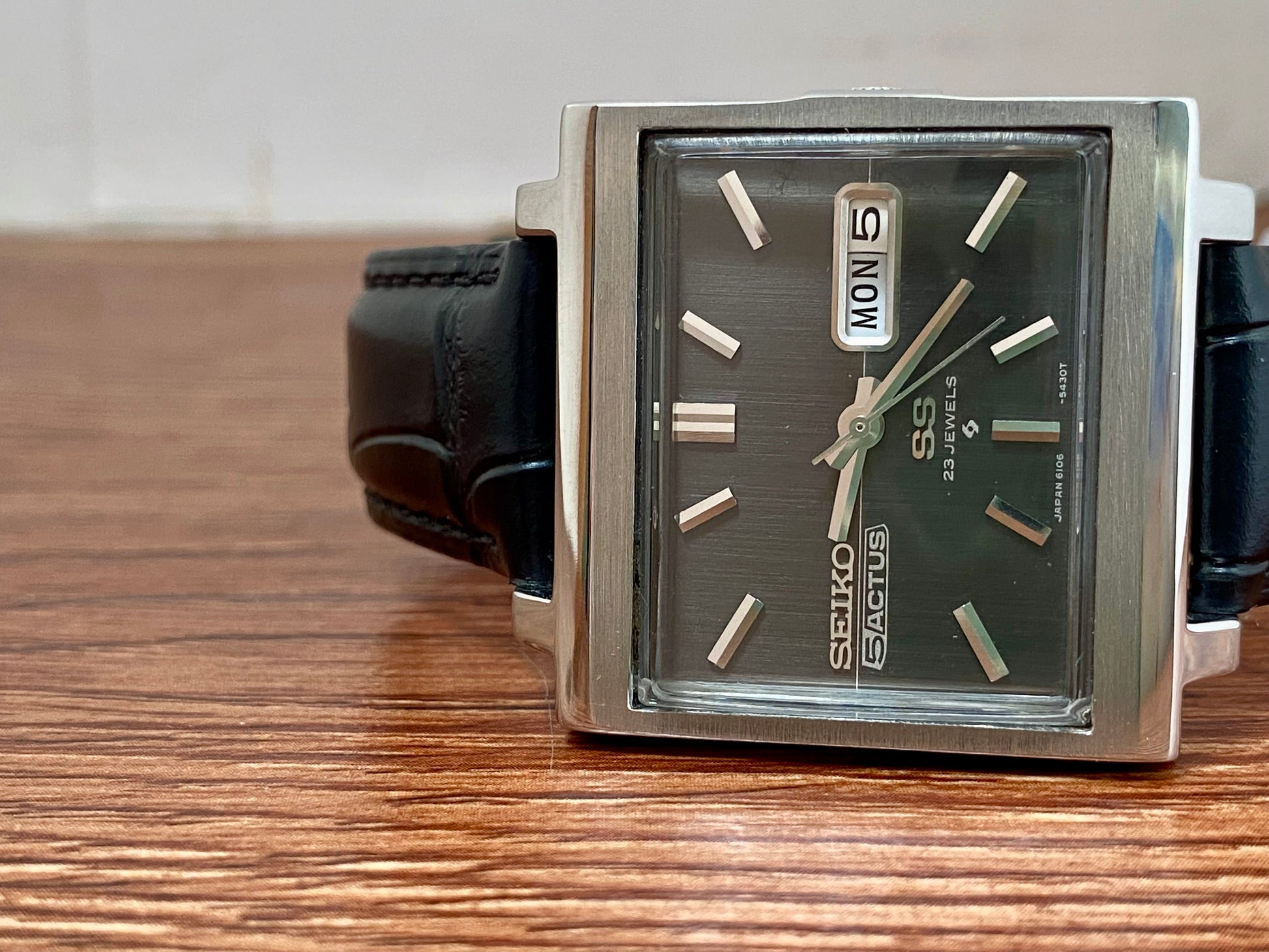Seiko 5 Actus SS 6106-5440 TV Screen, SERVICED Auto, October 1970 UK VINTAGE WATCH LTD