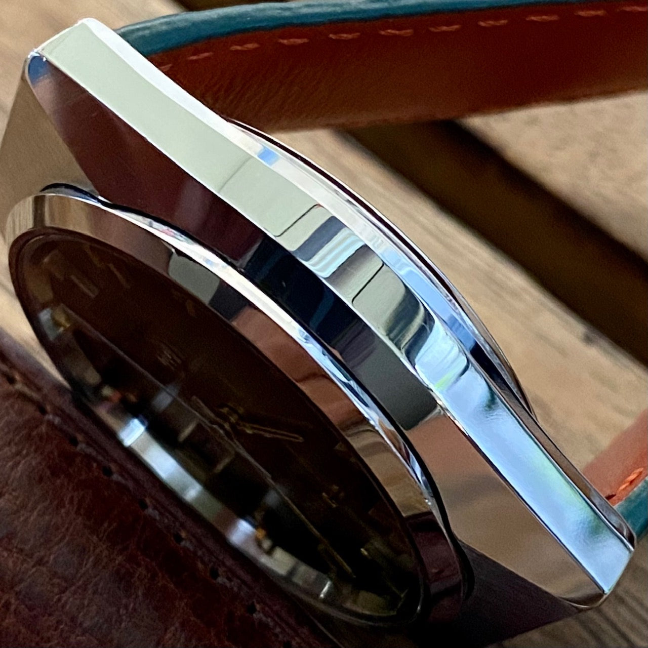 Vintage Seiko Quartz 0903-8120 Type 2 Green Linen Dial, September 1979 UK VINTAGE WATCH LTD