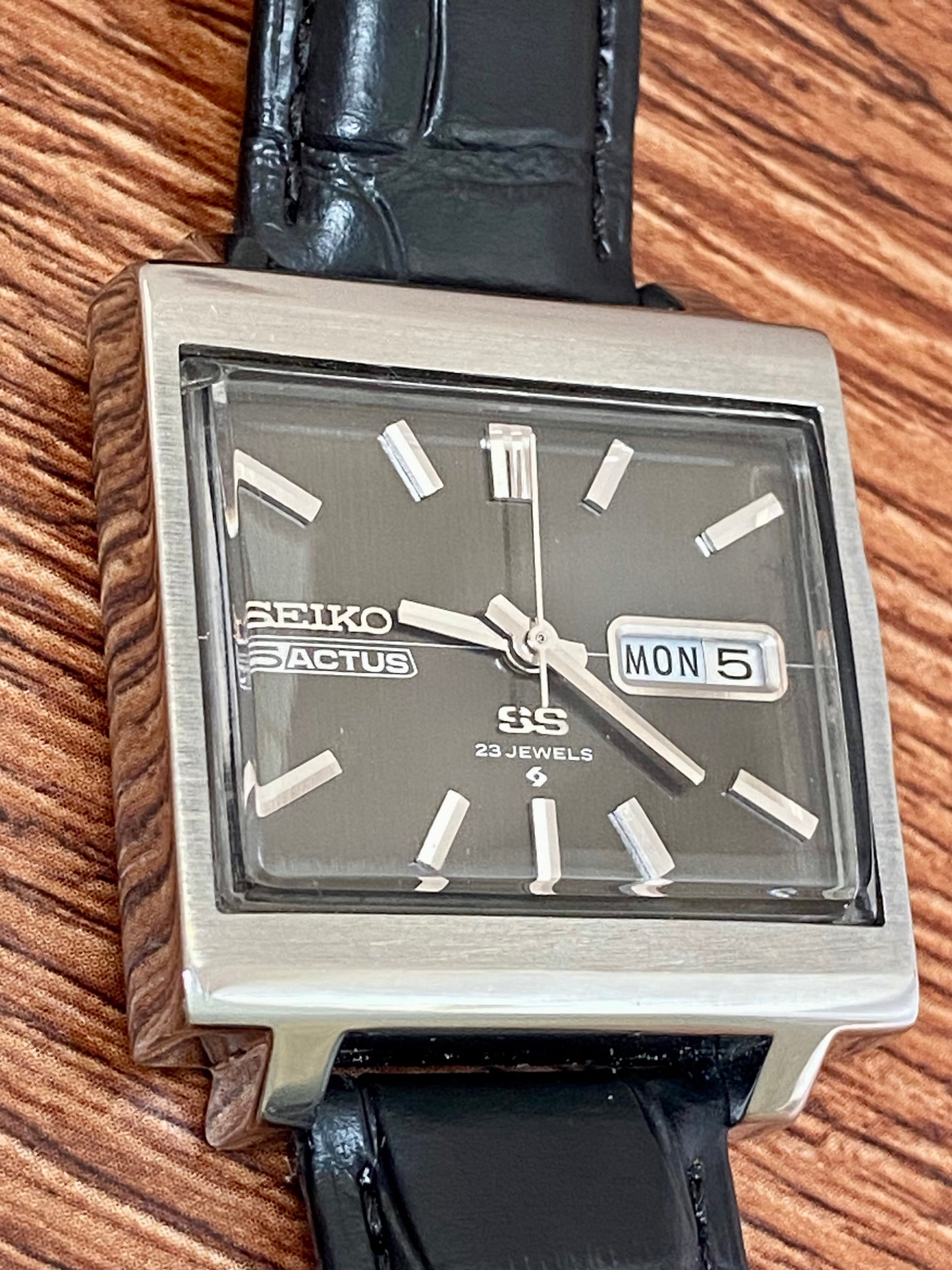 Seiko 5 Actus SS 6106-5440 TV Screen, SERVICED Auto, October 1970 UK VINTAGE WATCH LTD