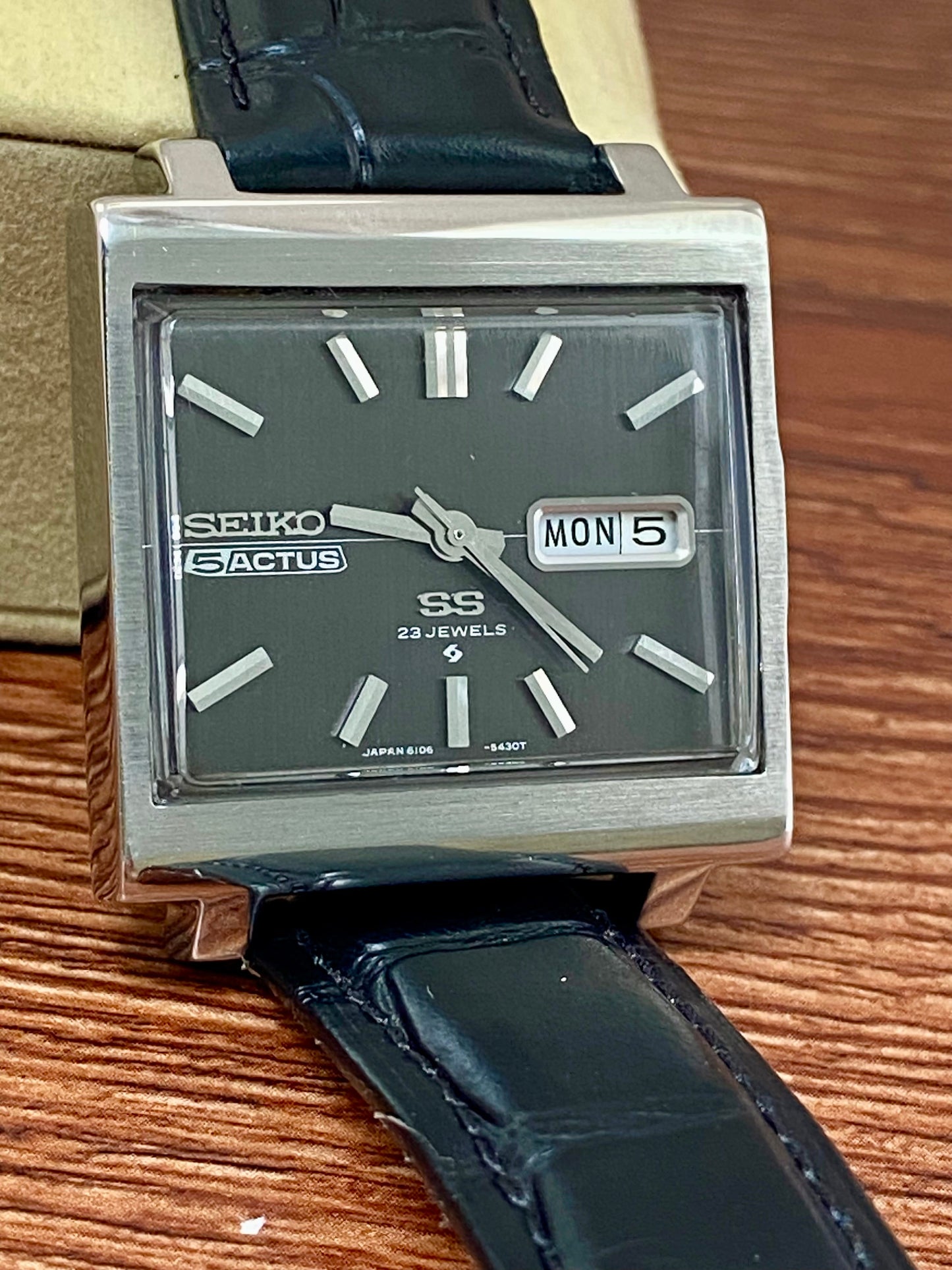 Seiko 5 Actus SS 6106-5440 TV Screen, SERVICED Auto, October 1970 UK VINTAGE WATCH LTD