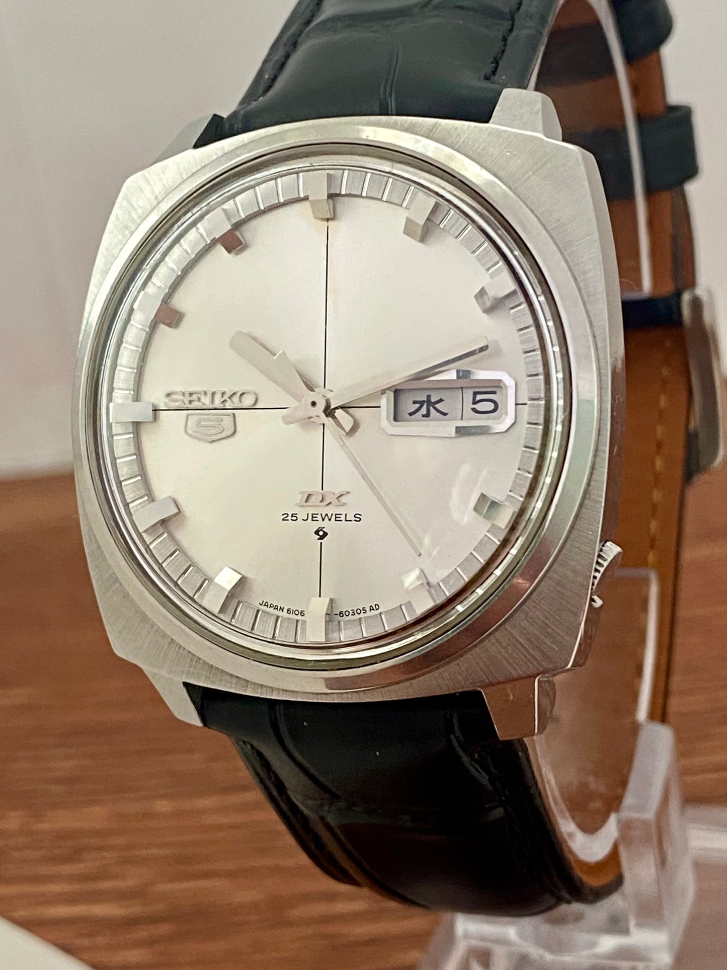 Seiko 5 DX 6106-6030 Cushion Case, SERVICED Auto, July 1968 Japanese Day UK VINTAGE WATCH LTD