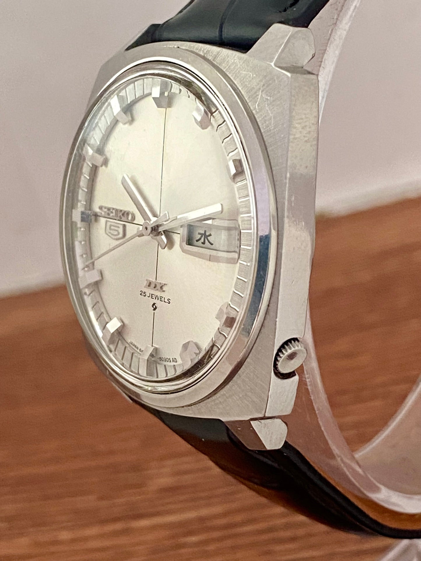 Seiko 5 DX 6106-6030 Cushion Case, SERVICED Auto, July 1968 Japanese Day UK VINTAGE WATCH LTD