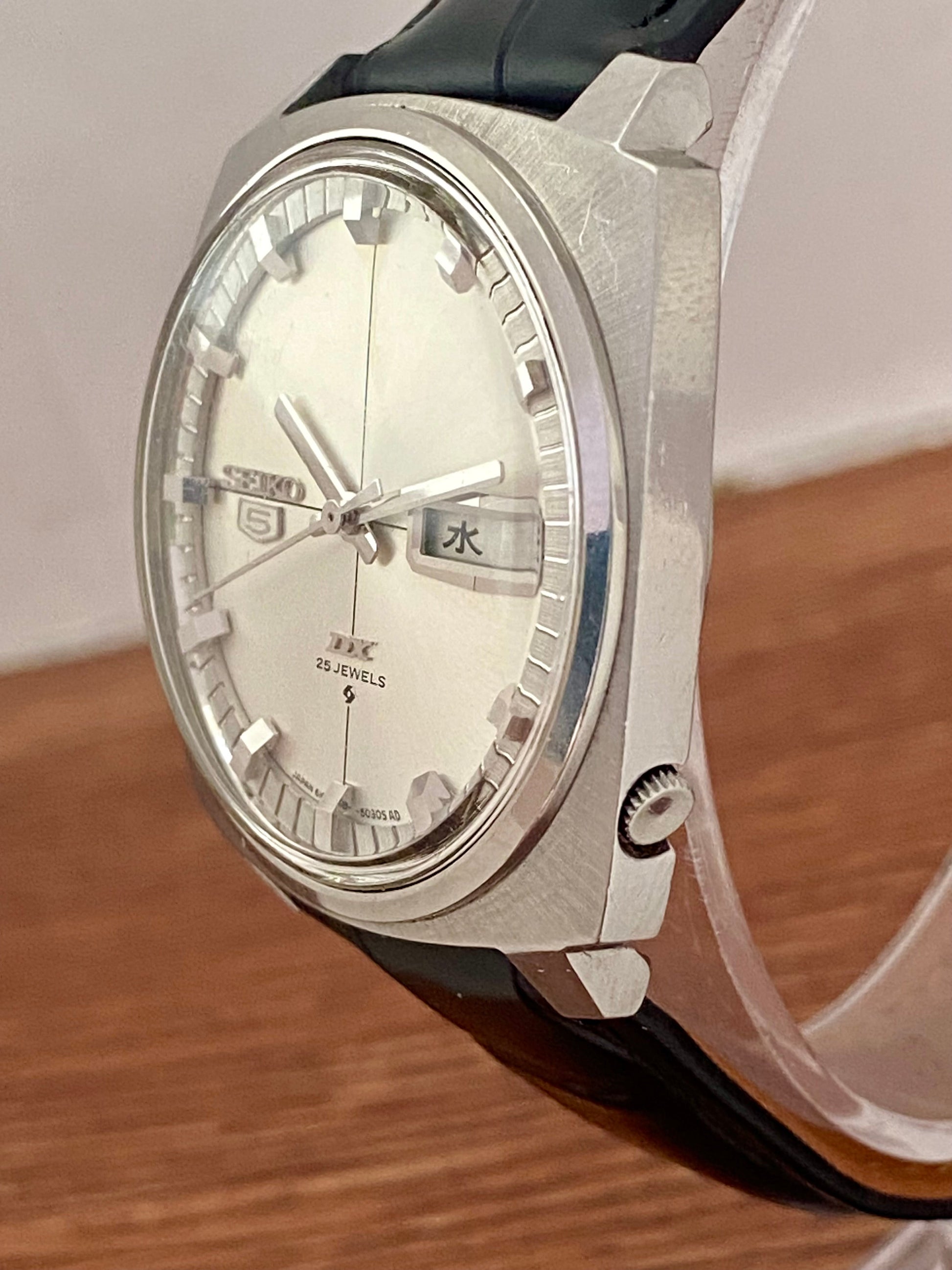 Seiko 5 DX 6106-6030 Cushion Case, SERVICED Auto, July 1968 Japanese Day UK VINTAGE WATCH LTD