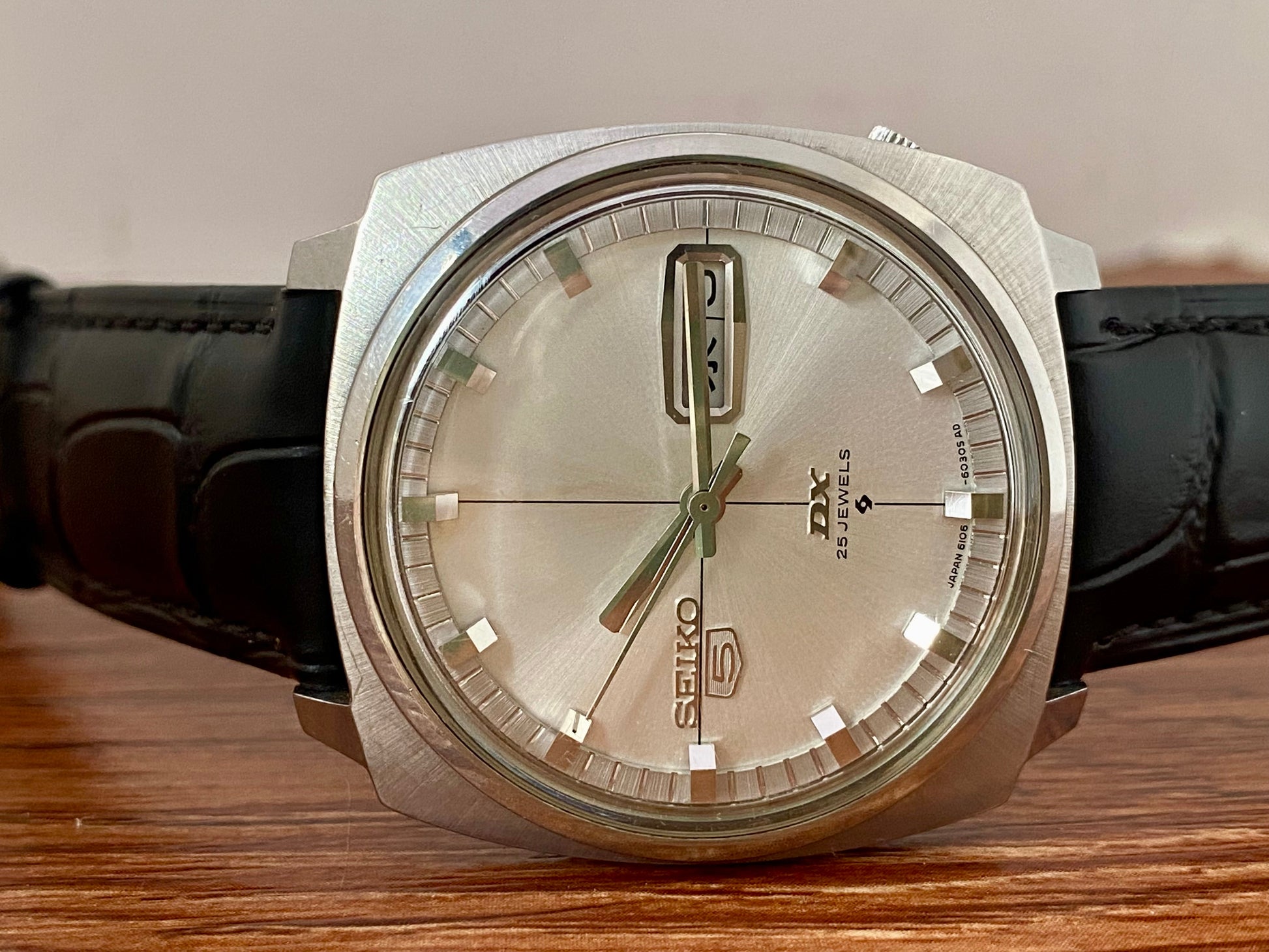 Seiko 5 DX 6106-6030 Cushion Case, SERVICED Auto, July 1968 Japanese Day UK VINTAGE WATCH LTD