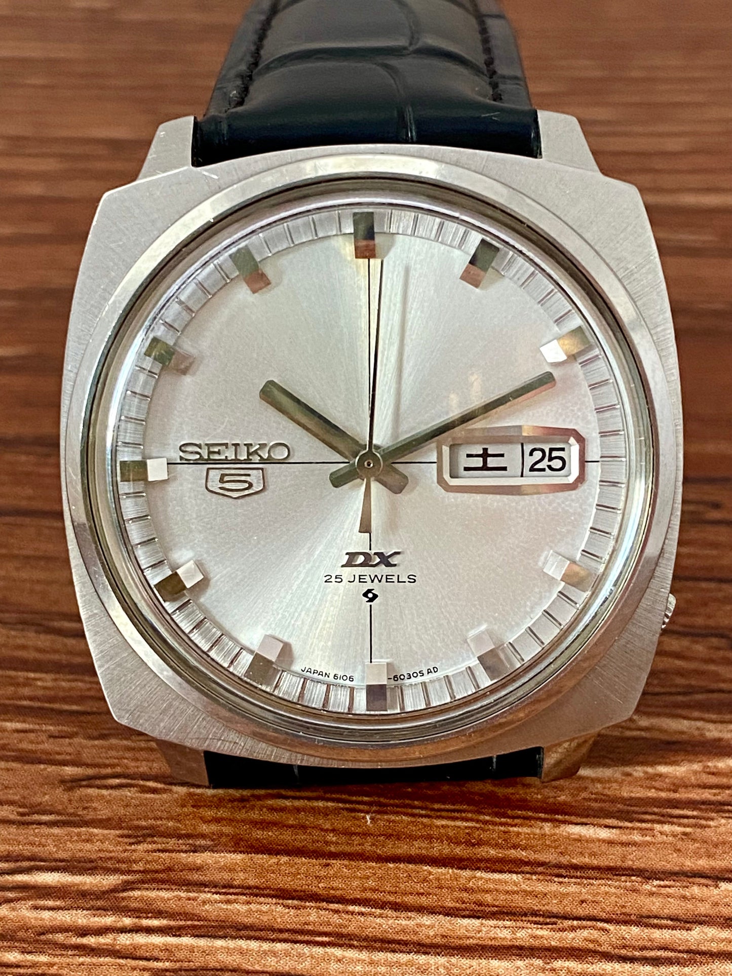 Seiko 5 DX 6106-6030 Cushion Case, SERVICED Auto, July 1968 Japanese Day UK VINTAGE WATCH LTD