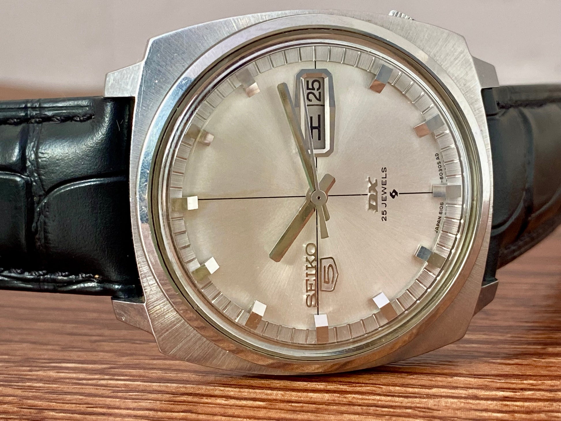 Seiko 5 DX 6106-6030 Cushion Case, SERVICED Auto, July 1968 Japanese Day UK VINTAGE WATCH LTD