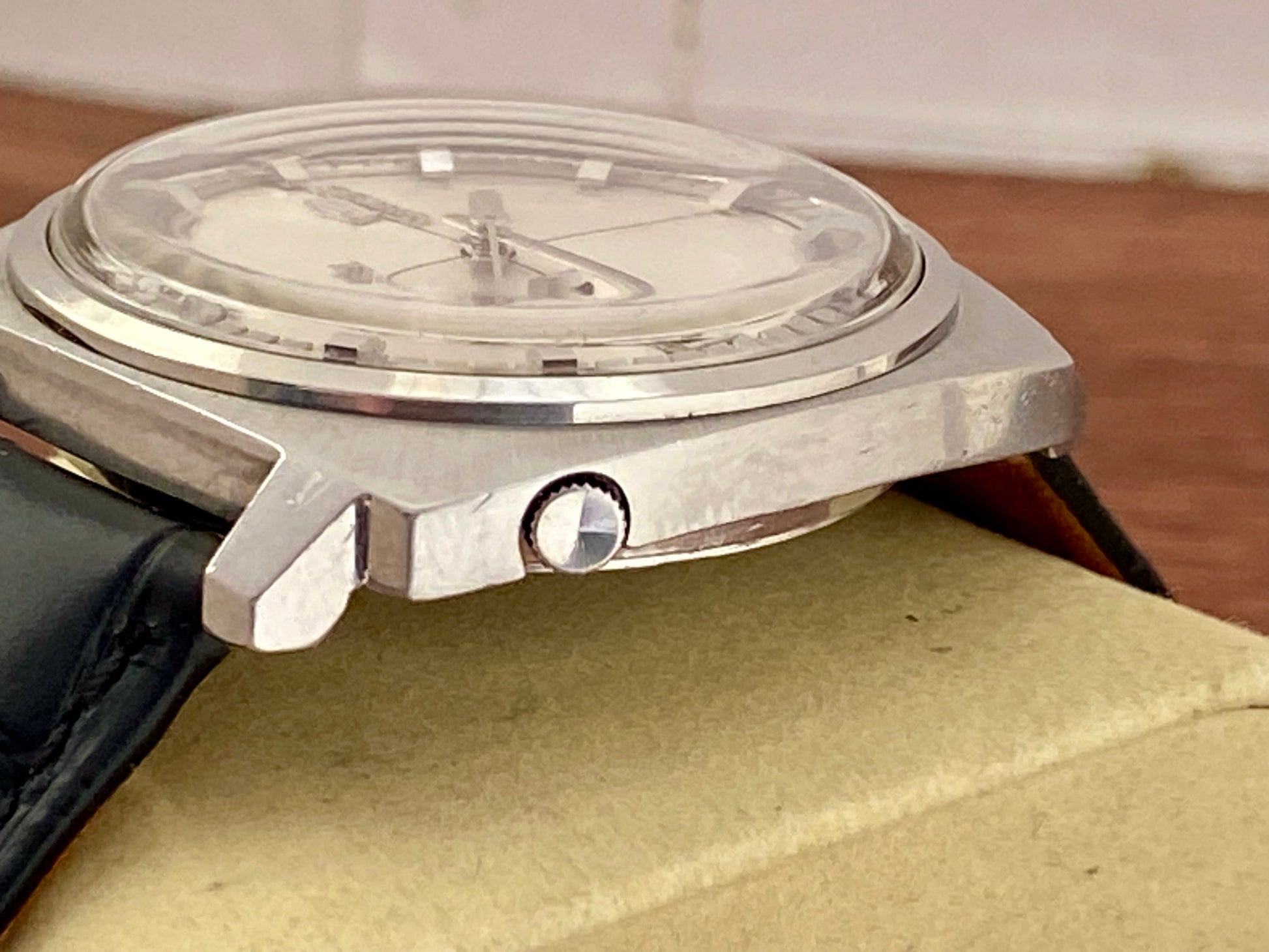 Seiko 5 DX 6106-6030 Cushion Case, SERVICED Auto, July 1968 Japanese Day UK VINTAGE WATCH LTD