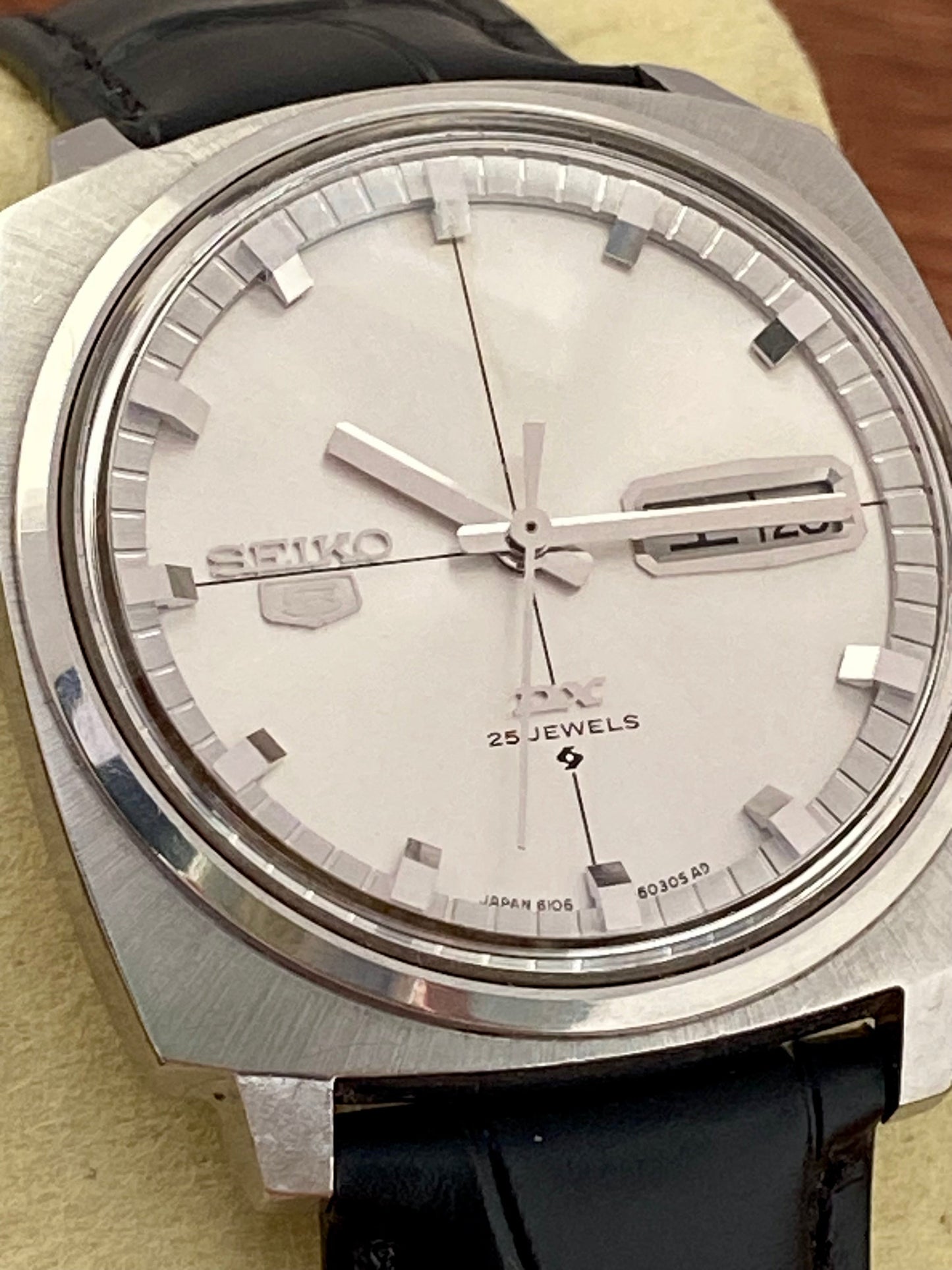 Seiko 5 DX 6106-6030 Cushion Case, SERVICED Auto, July 1968 Japanese Day UK VINTAGE WATCH LTD