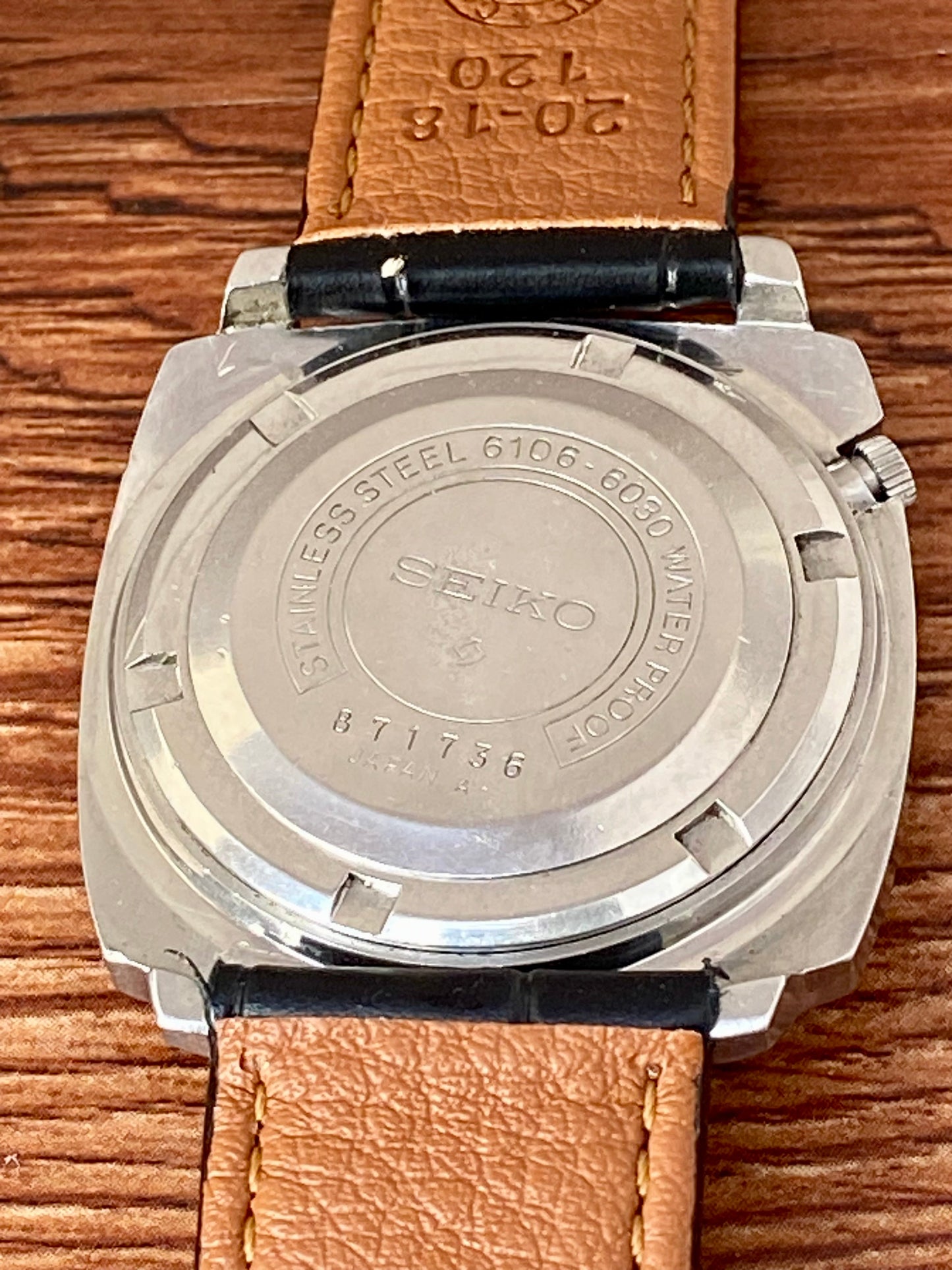 Seiko 5 DX 6106-6030 Cushion Case, SERVICED Auto, July 1968 Japanese Day UK VINTAGE WATCH LTD