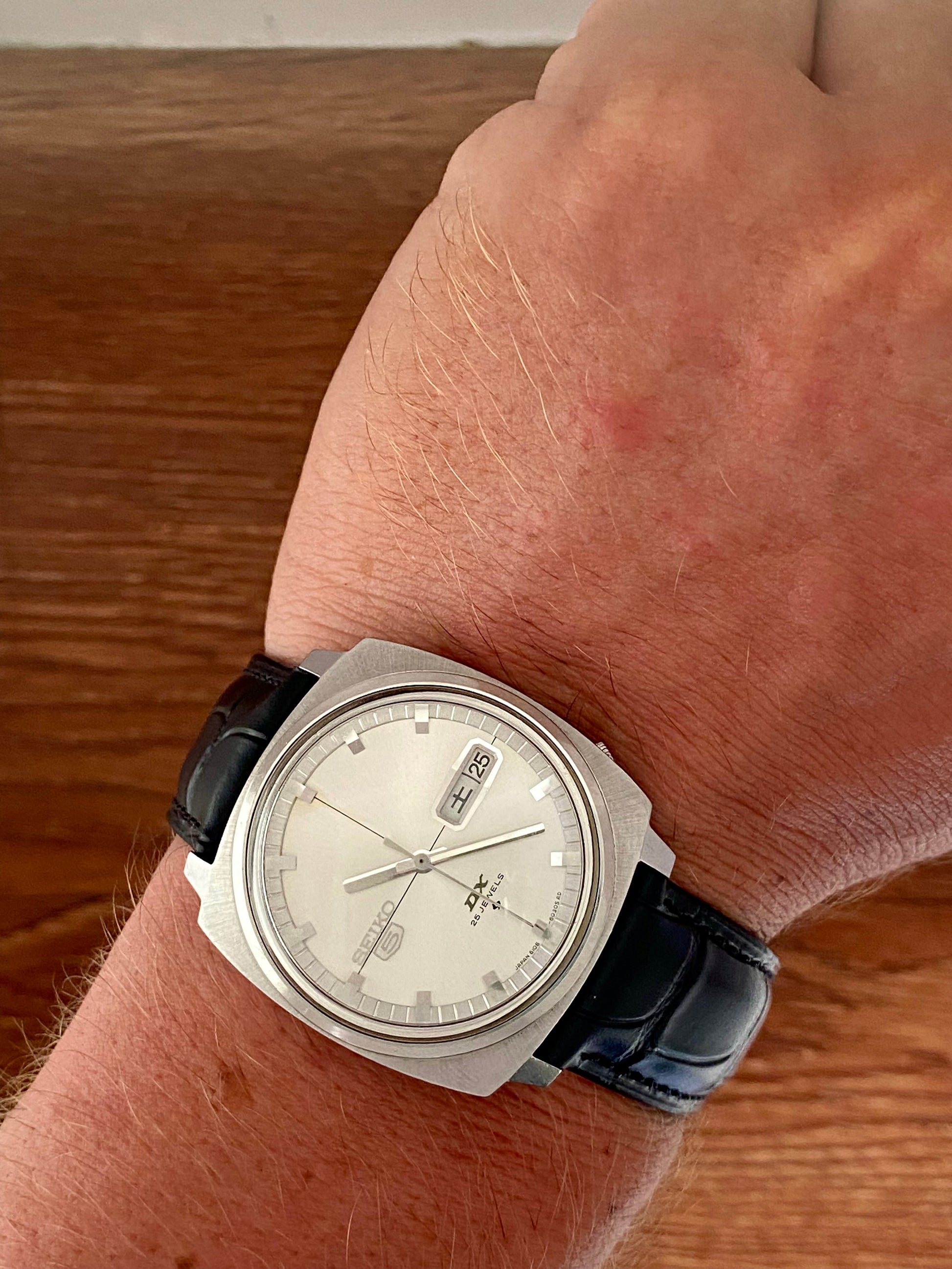 Seiko 5 DX 6106-6030 Cushion Case, SERVICED Auto, July 1968 Japanese Day UK VINTAGE WATCH LTD