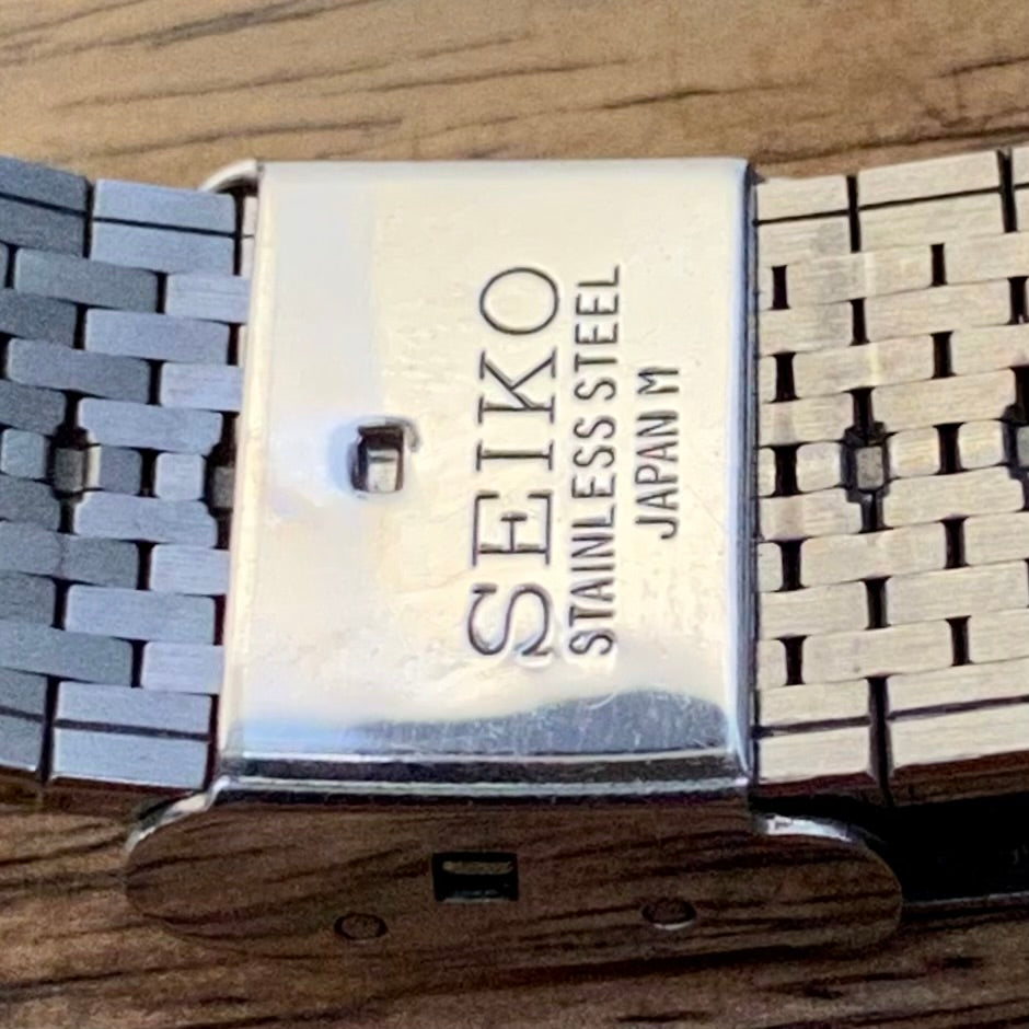 Vintage Seiko Dolce Quartz  8N40-5080 Tapestry Dial, December 1992 UK VINTAGE WATCH LTD