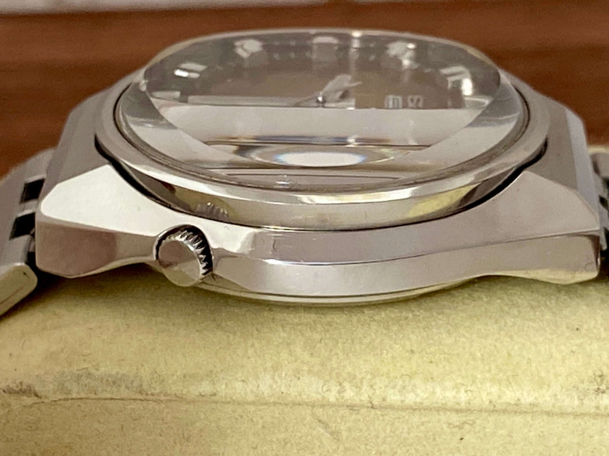 Vintage Seiko 5 Actus 6106-7690 SS SERVICED Brown Dial, February 1975