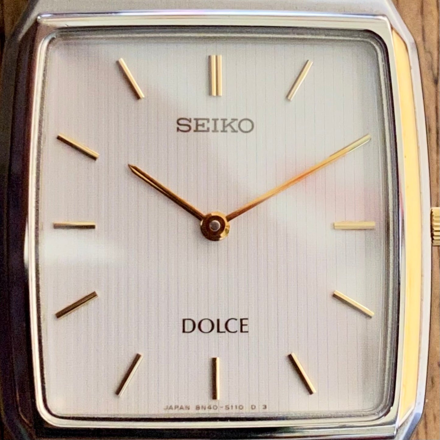 Vintage Seiko Dolce Quartz  Dolce 8N40-5080 Tapestry Dial, December 1992 UK VINTAGE WATCH LTD