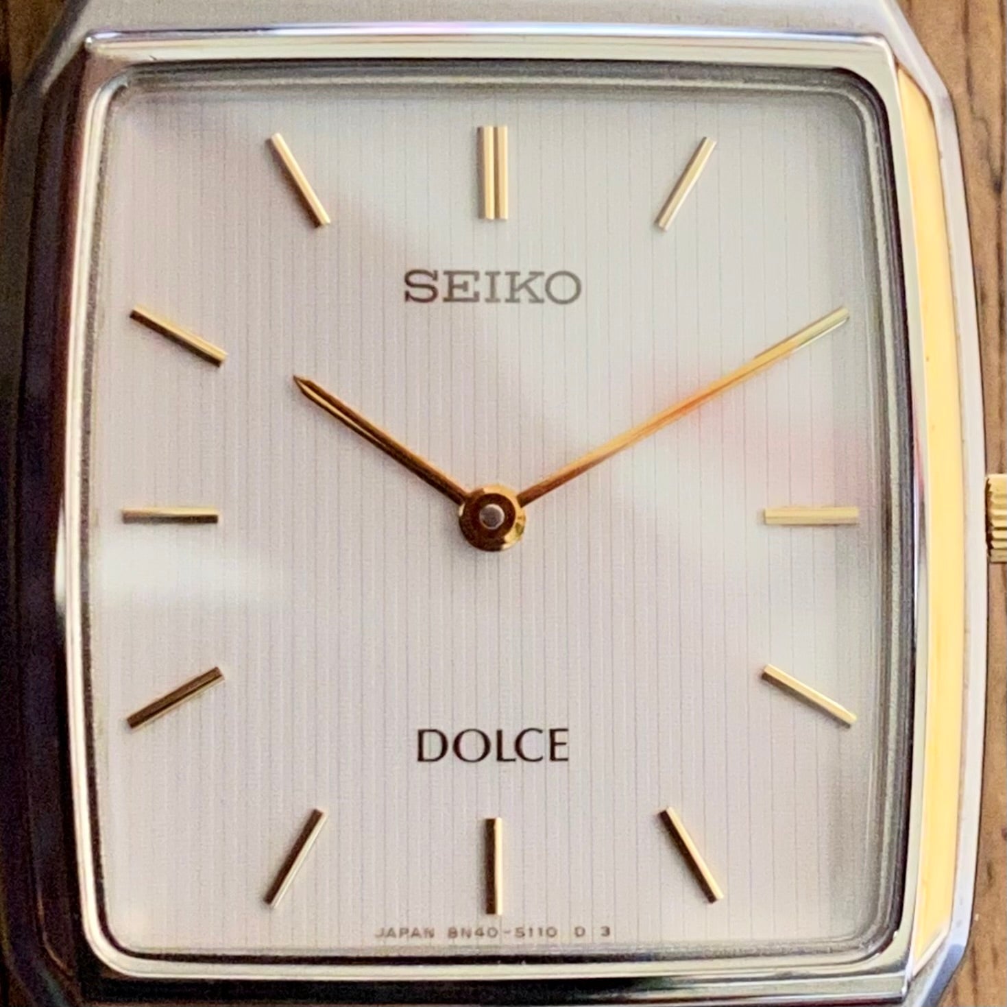 Vintage Seiko Dolce Quartz  Dolce 8N40-5080 Tapestry Dial, December 1992 UK VINTAGE WATCH LTD