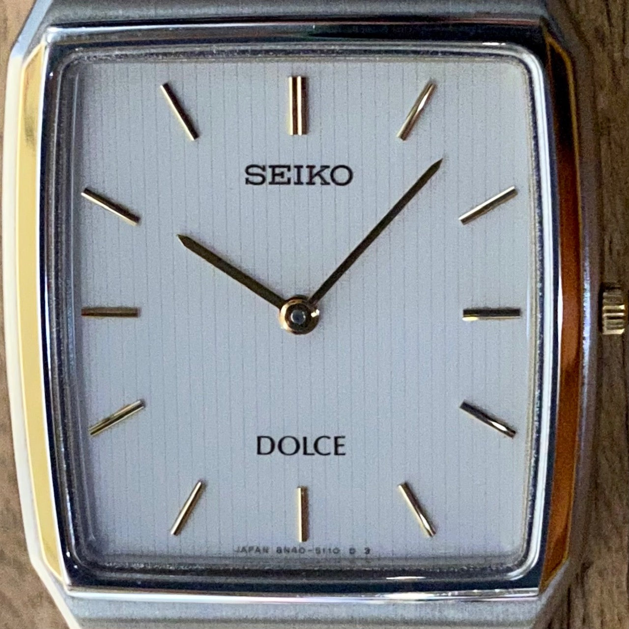 Vintage Seiko Dolce Quartz  8N40-5080 Tapestry Dial, December 1992 UK VINTAGE WATCH LTD