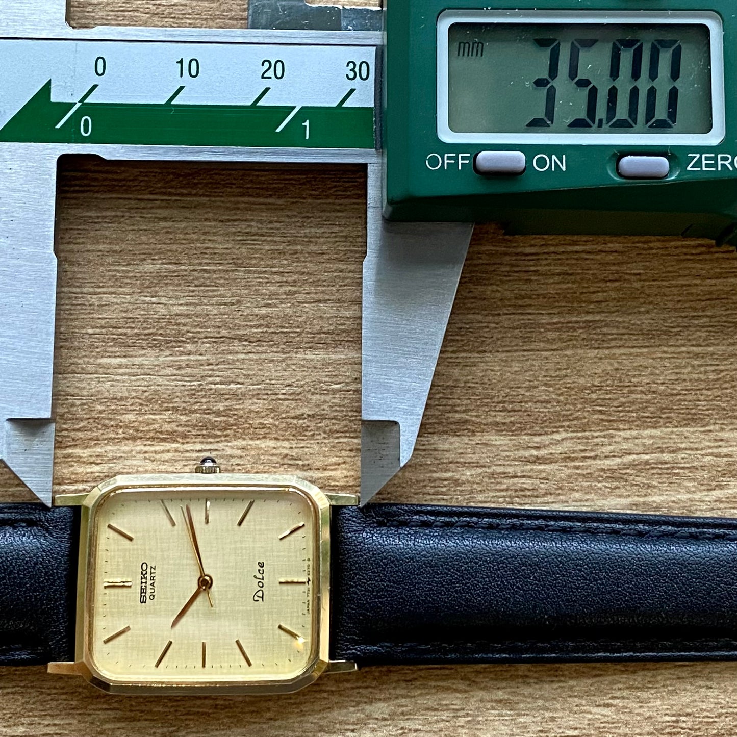 Vintage January 1997 Seiko Quartz Dolce 7731-5240 Tank - Champagne Linen Dial